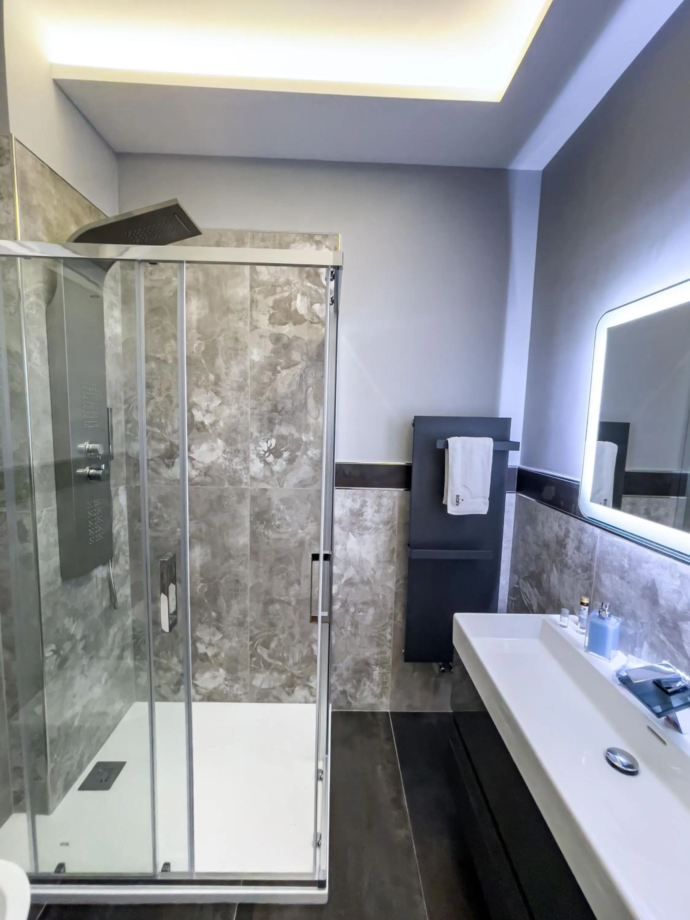 Bathroom in DISTINTO SUITE & ROOMS