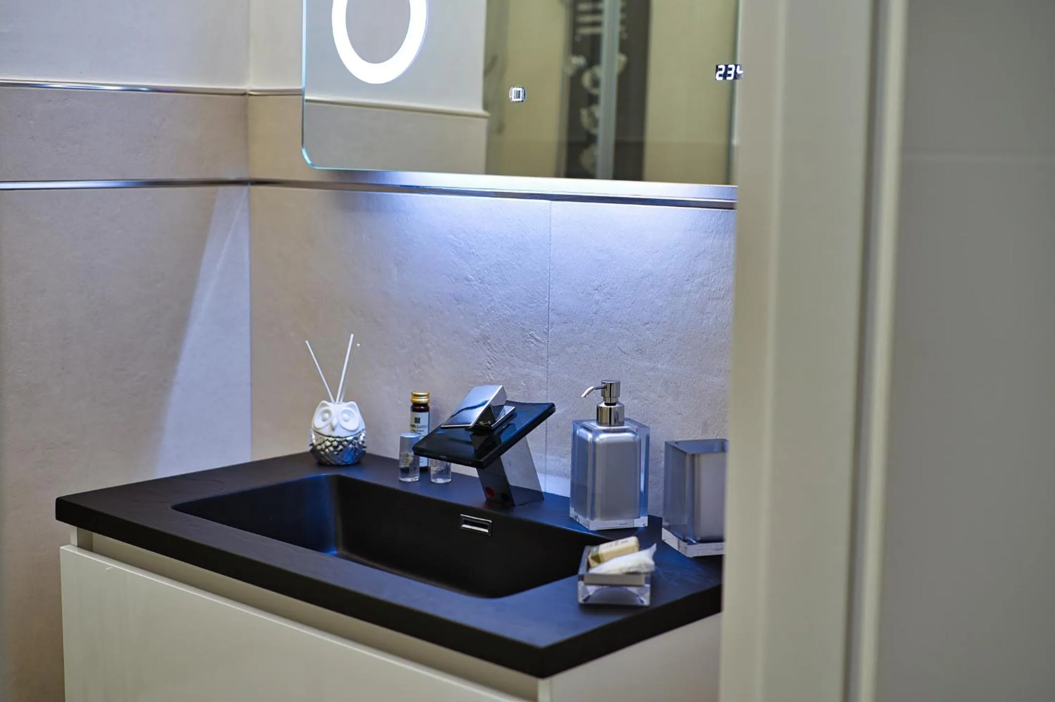 Bathroom in DISTINTO SUITE & ROOMS