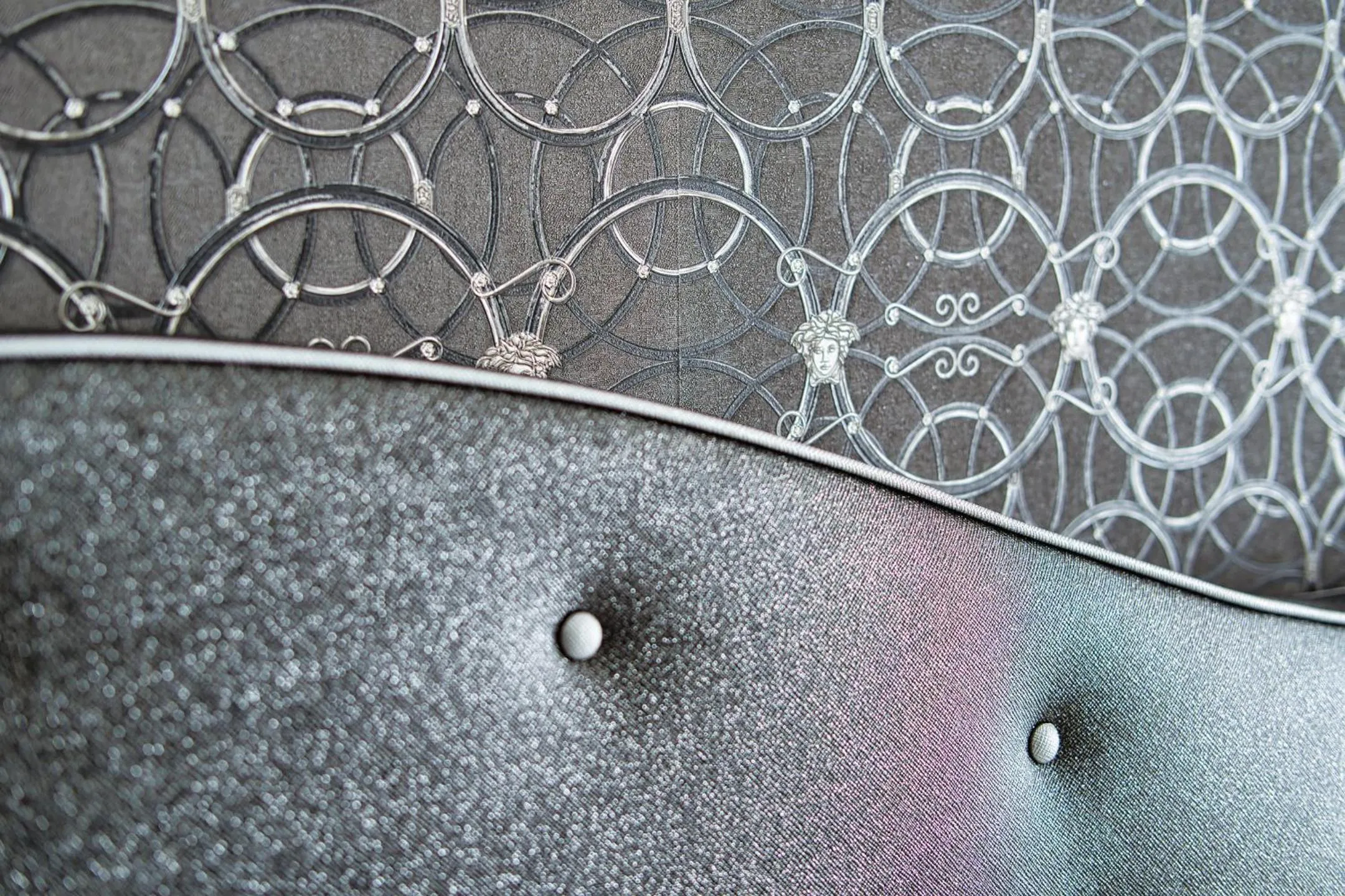 Bed in DISTINTO SUITE & ROOMS