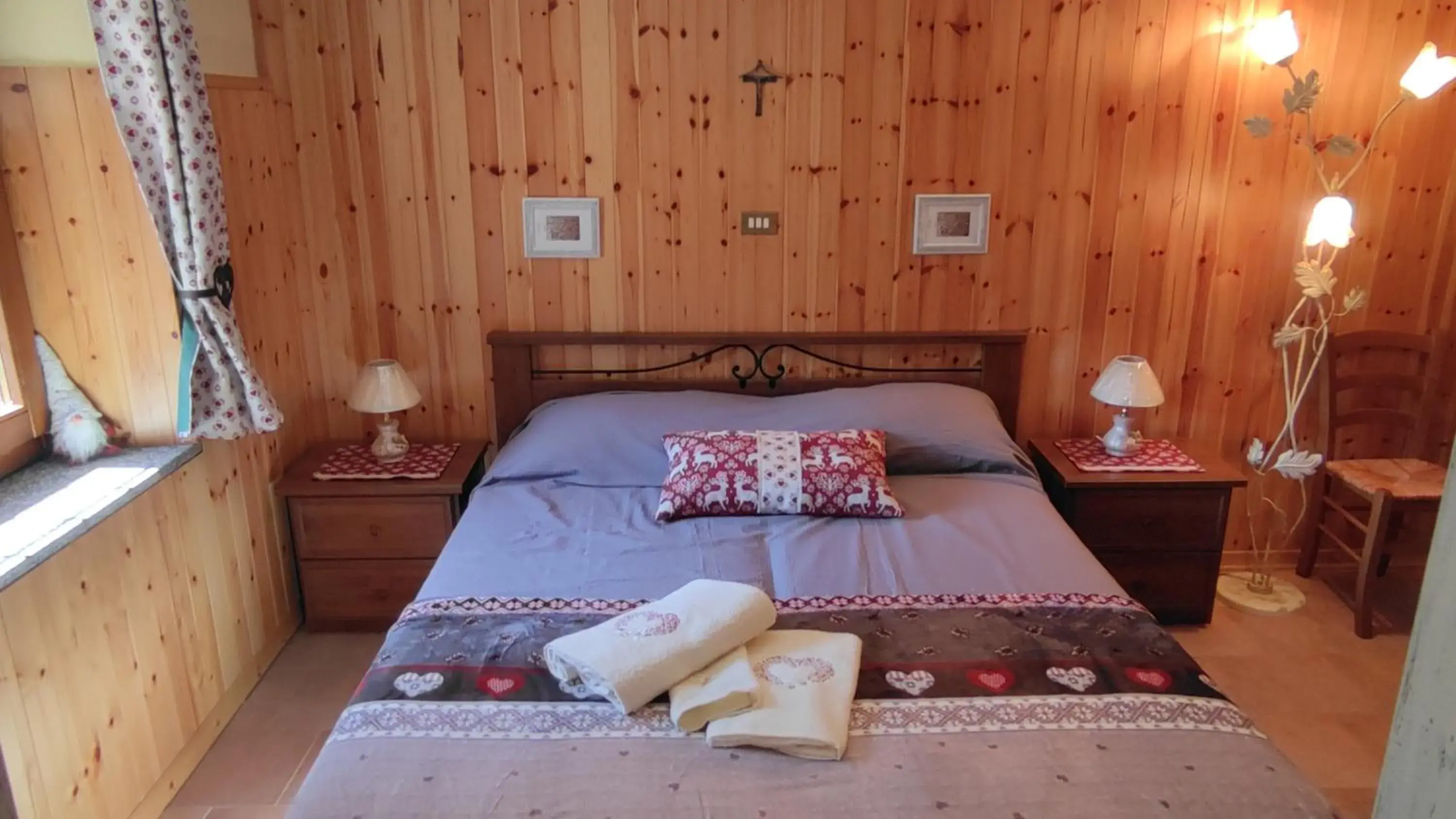 Apartment with Terrace in Casa Vacanze: Maison Des Gnomes Apartment with Terrace in Casa Vacanze: Maison Des Gnomes