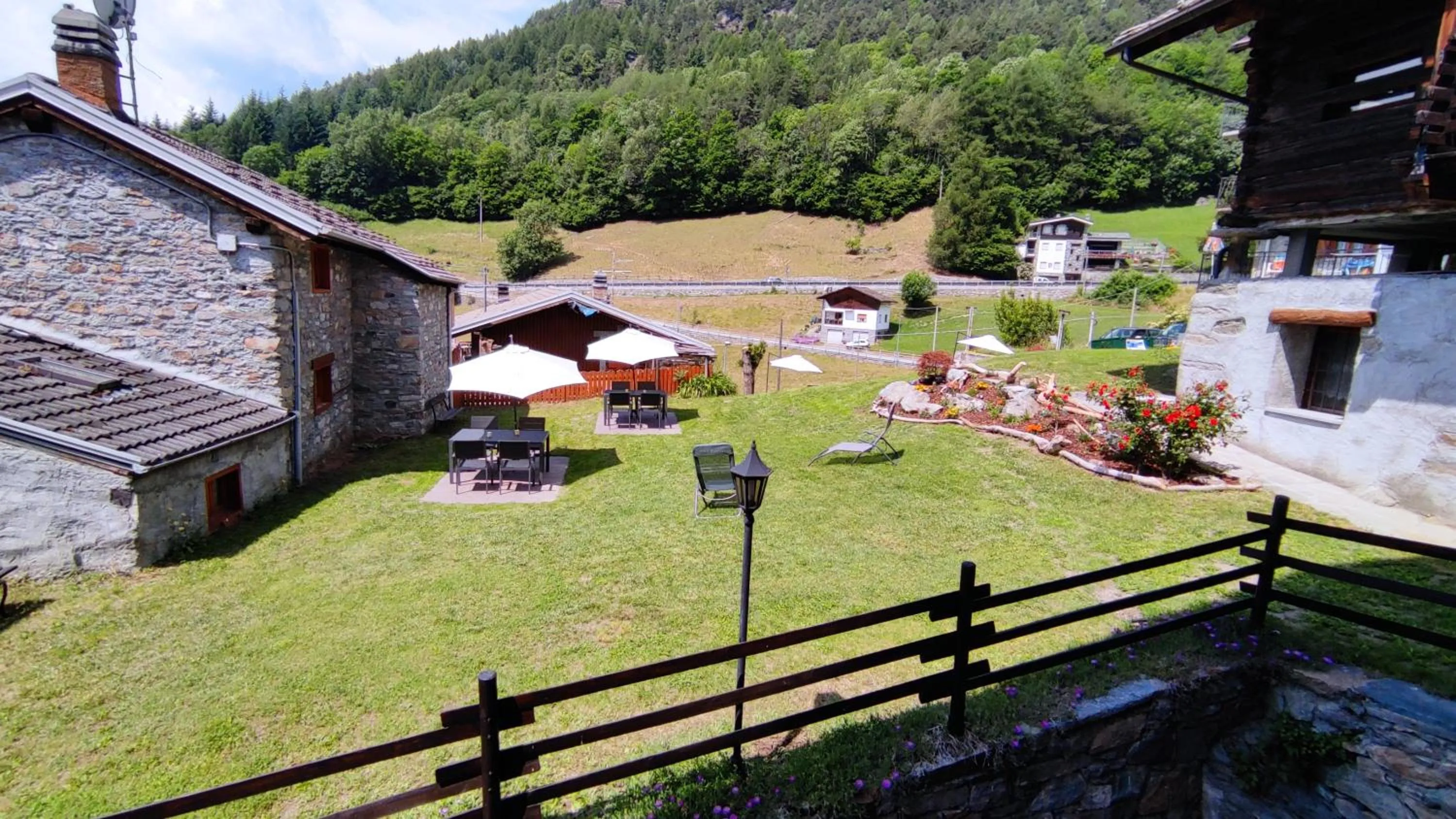 Garden view in Casa Vacanze: Maison Des Gnomes