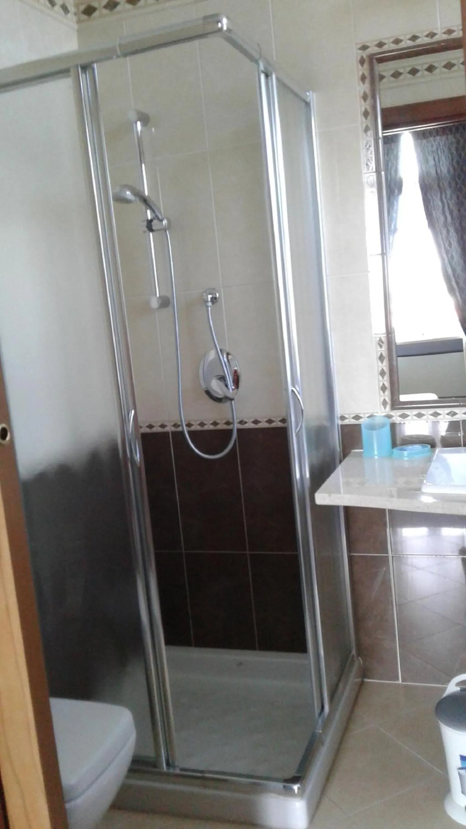 Shower in Da Betty