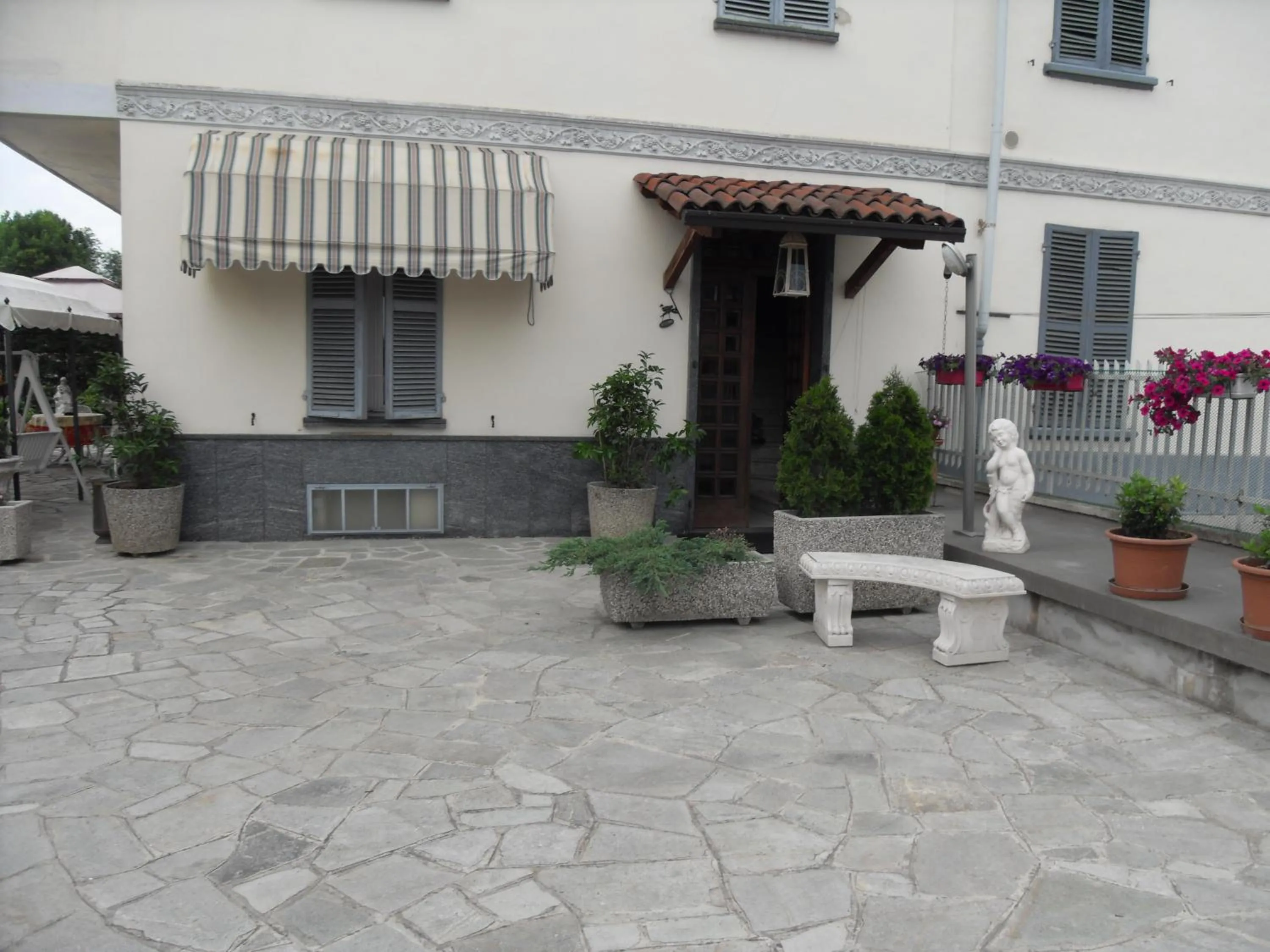 Facade/entrance in Da Betty