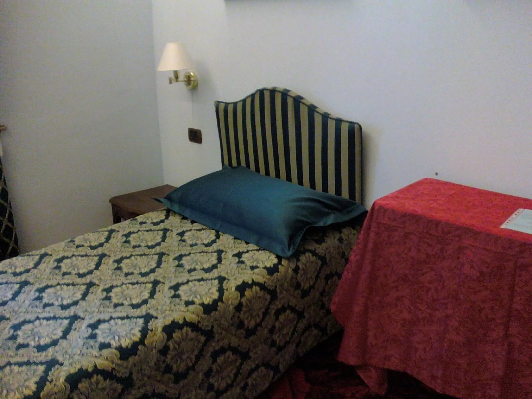 Photo of the whole room, Bed in Da Betty