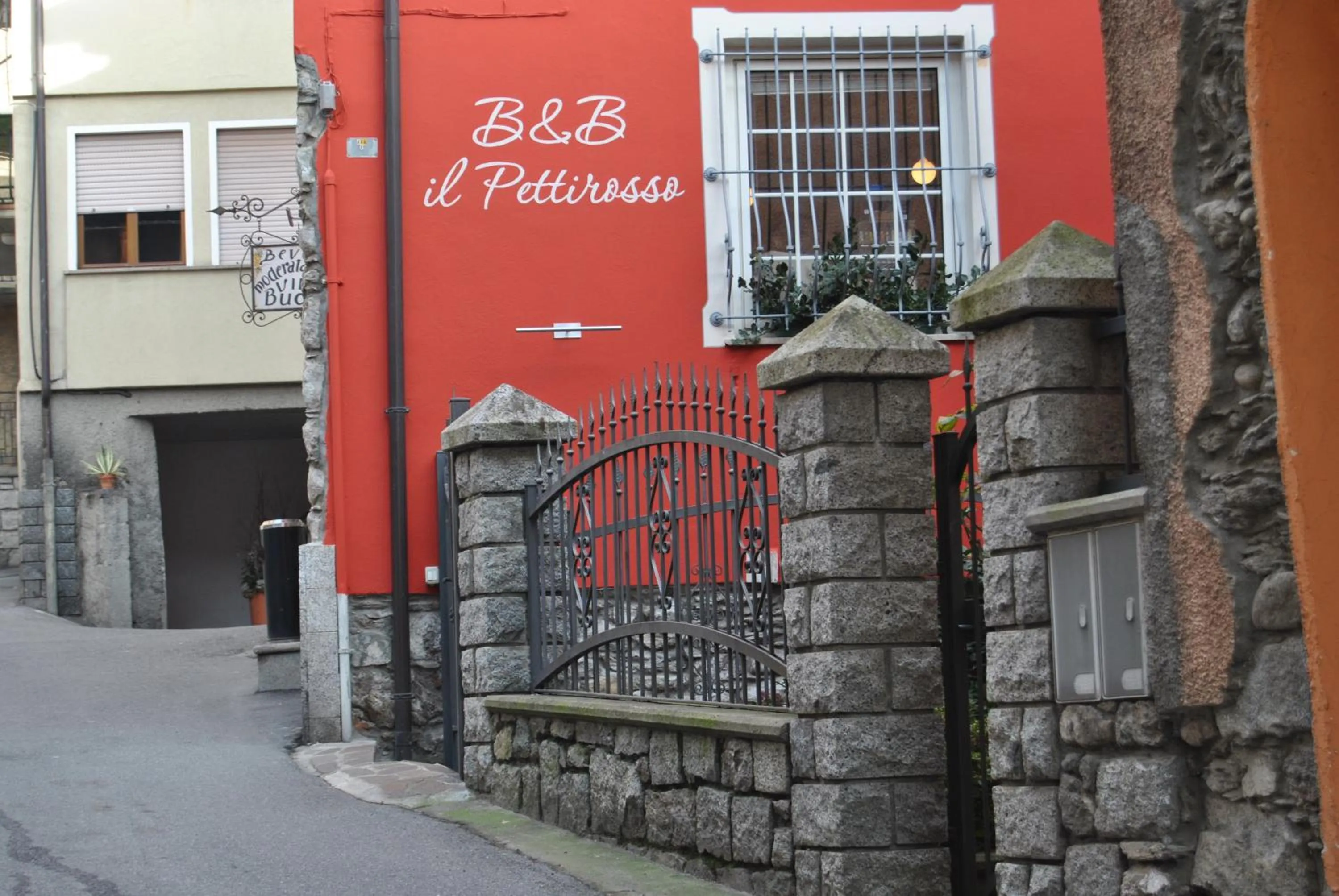 Facade/entrance in B&B Il Pettirosso