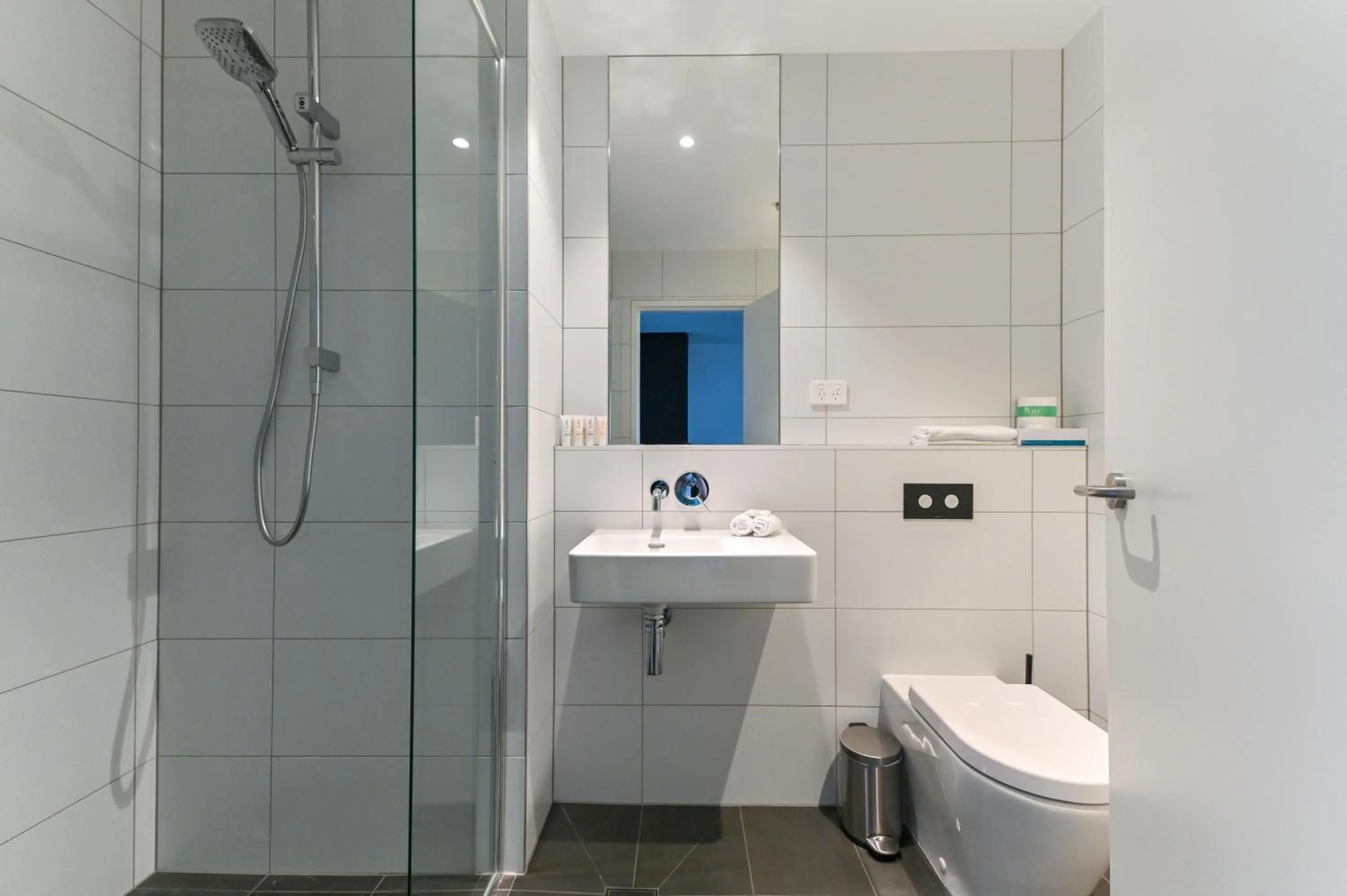 Bathroom in Nesuto Curtin Perth Hotel