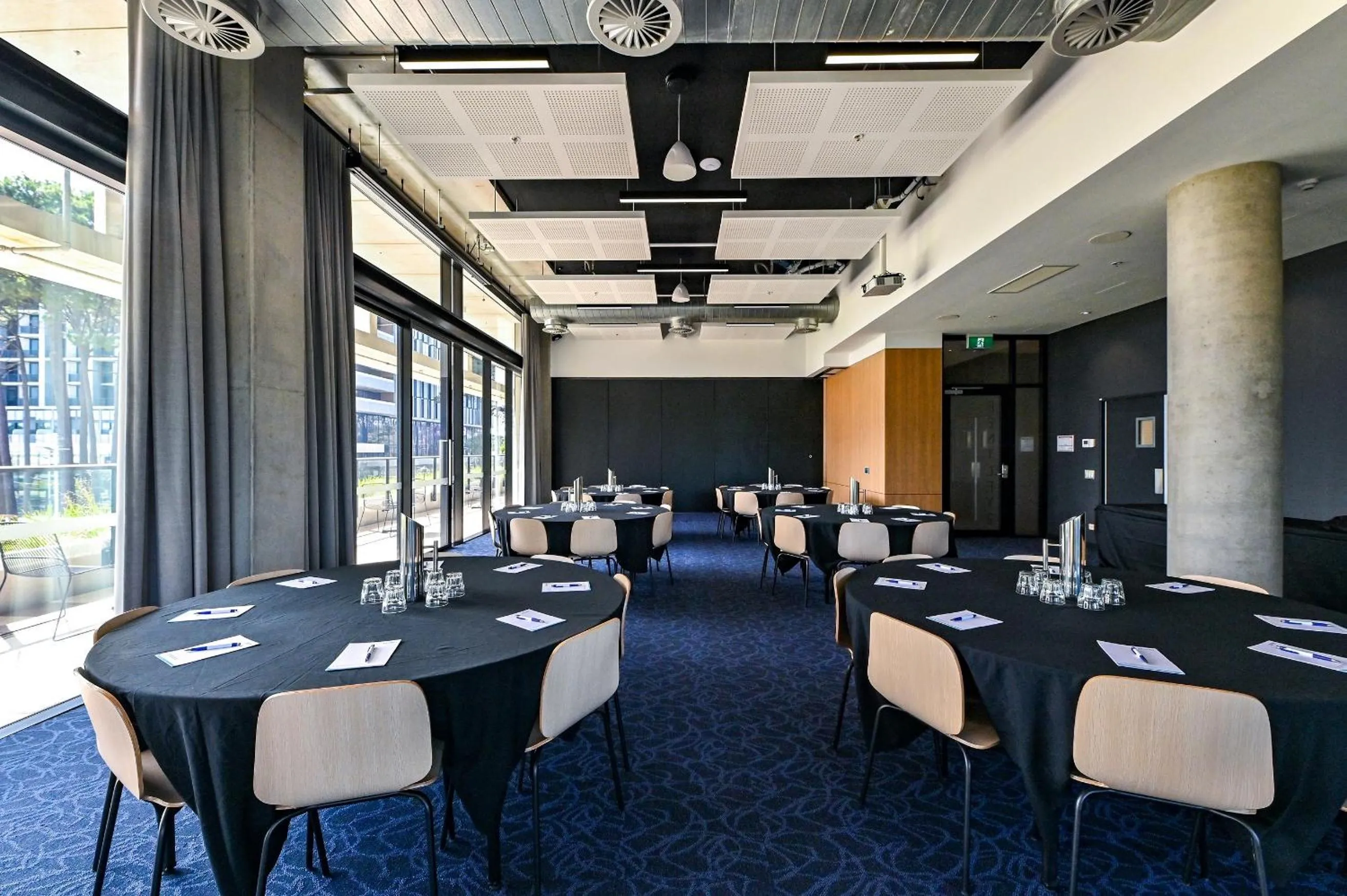 Meeting/conference room in Nesuto Curtin Perth Hotel