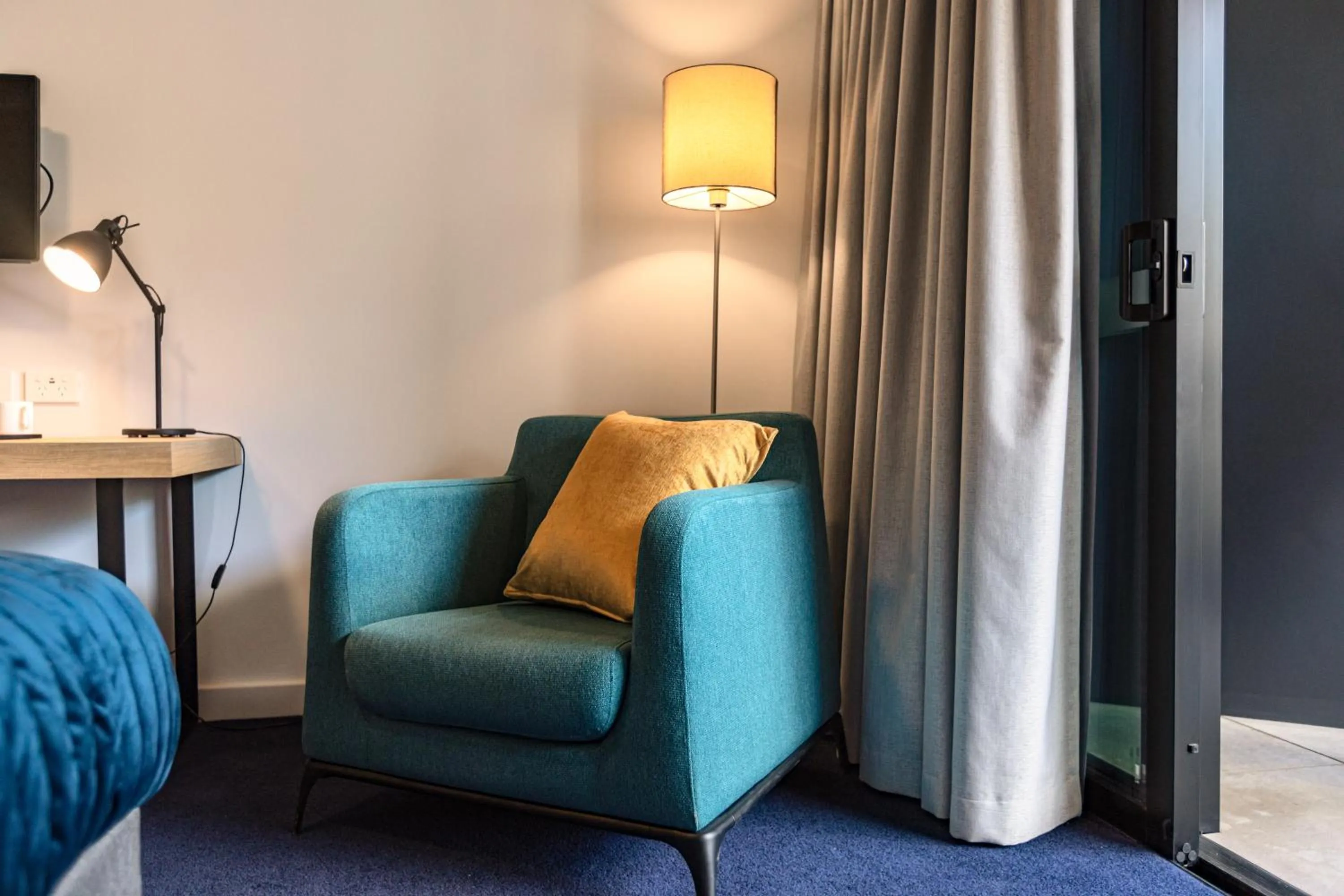 Living room in Nesuto Curtin Perth Hotel