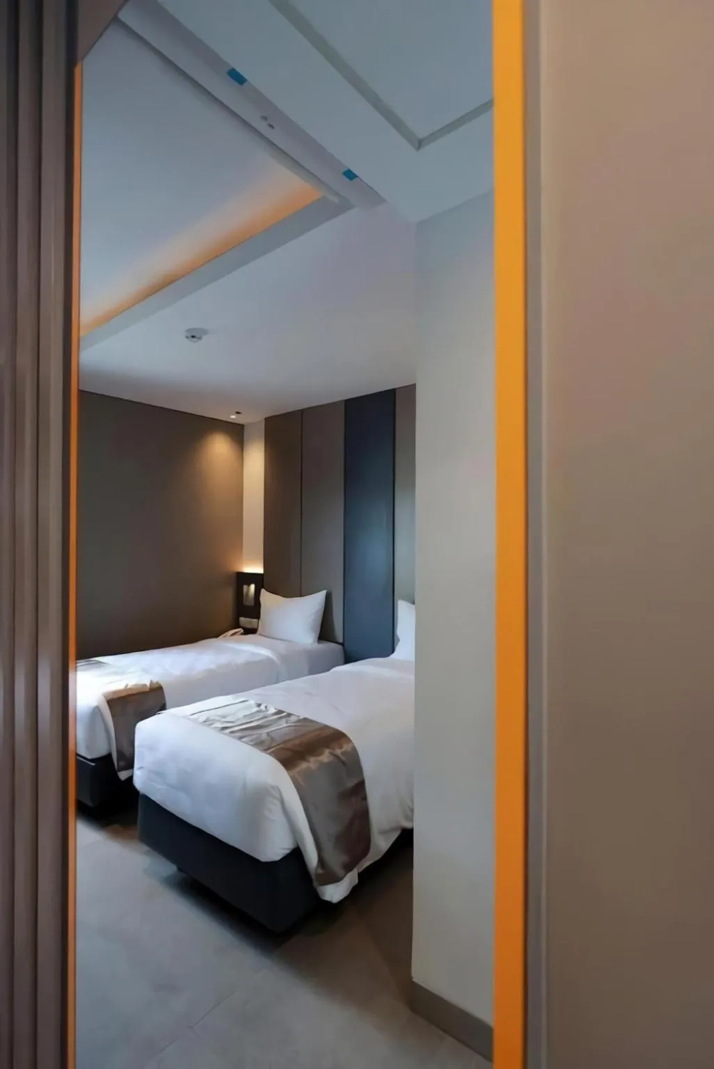Property building, Bed in Hayo Hotel Palembang