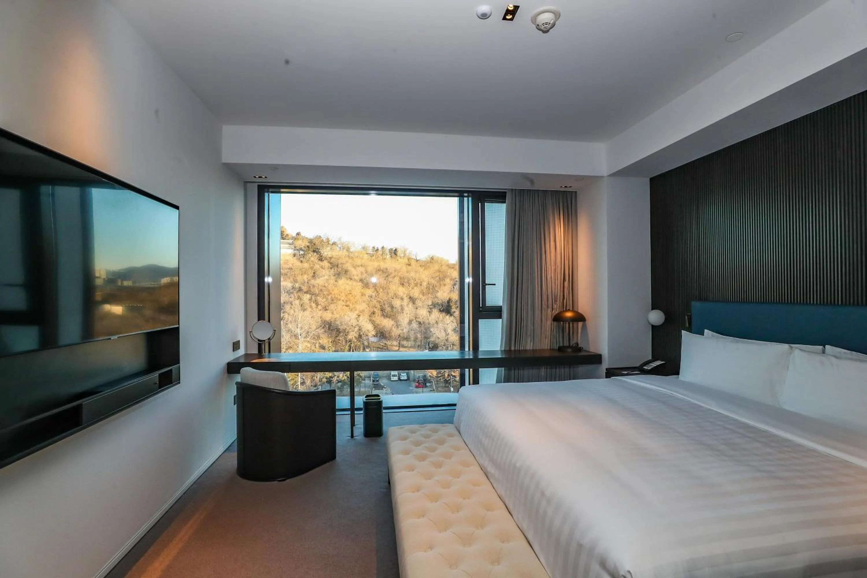 Bed in Shangri-La Shougang Park, Beijing