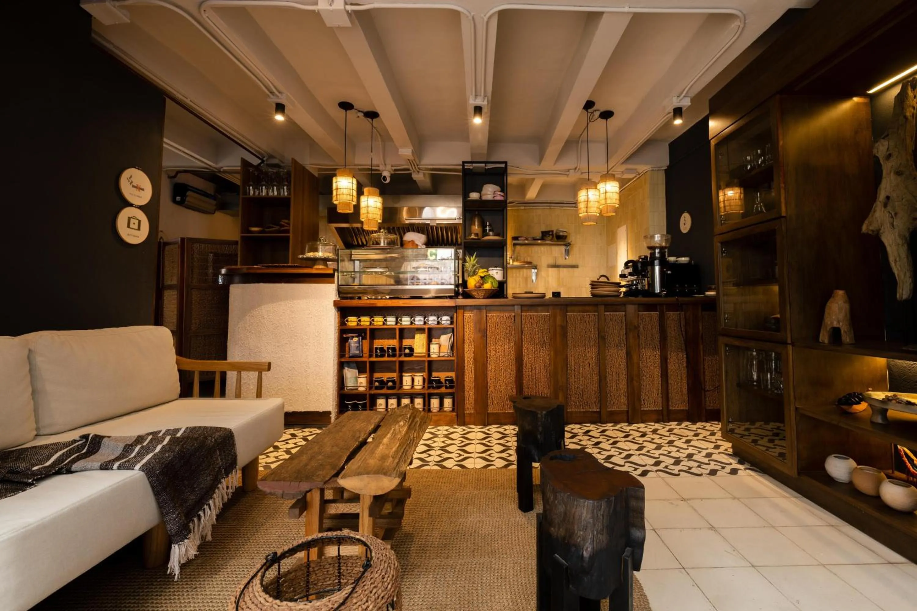 Restaurant/places to eat in Sui Boutique Hotel