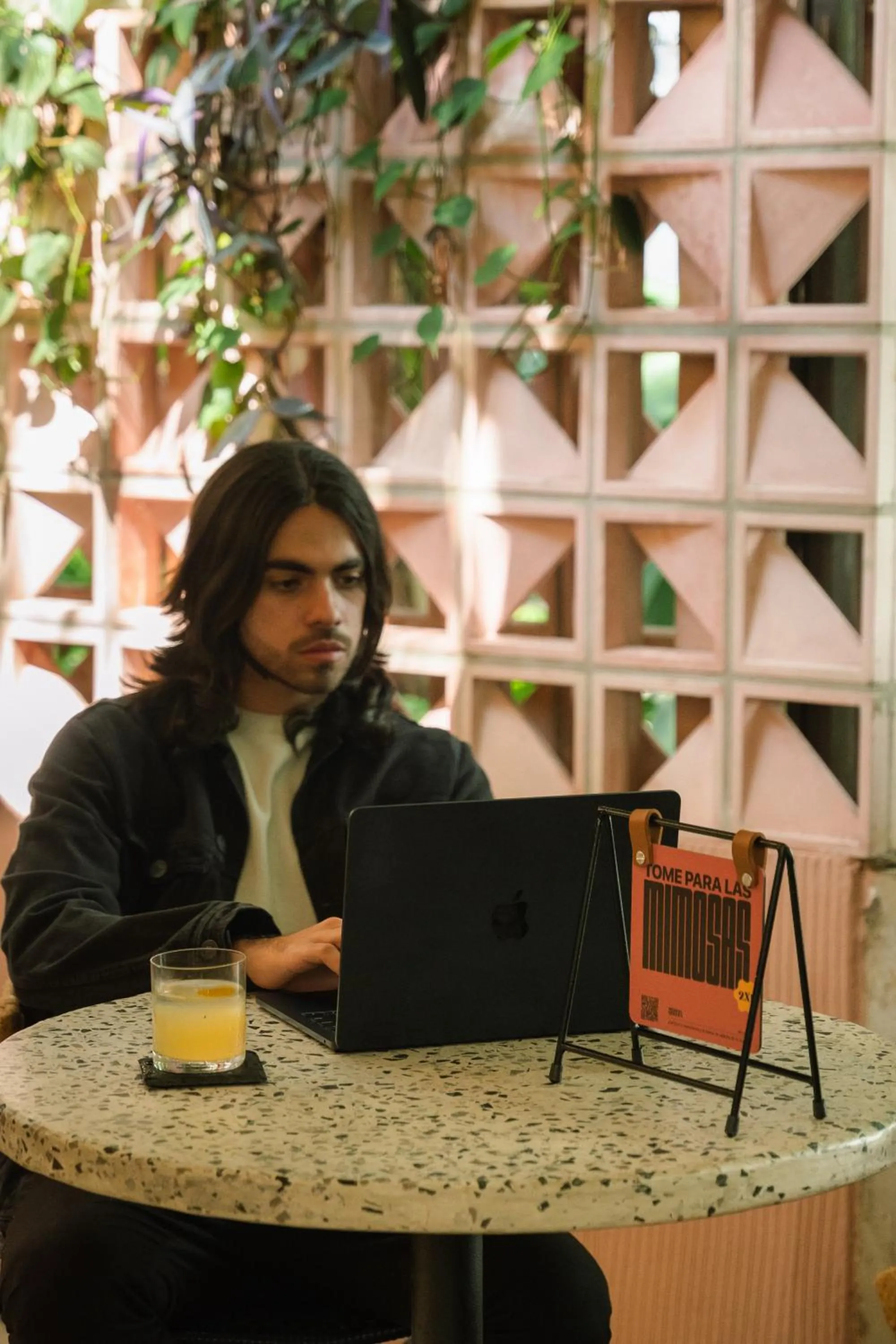 Restaurant/places to eat in Sui Boutique Hotel