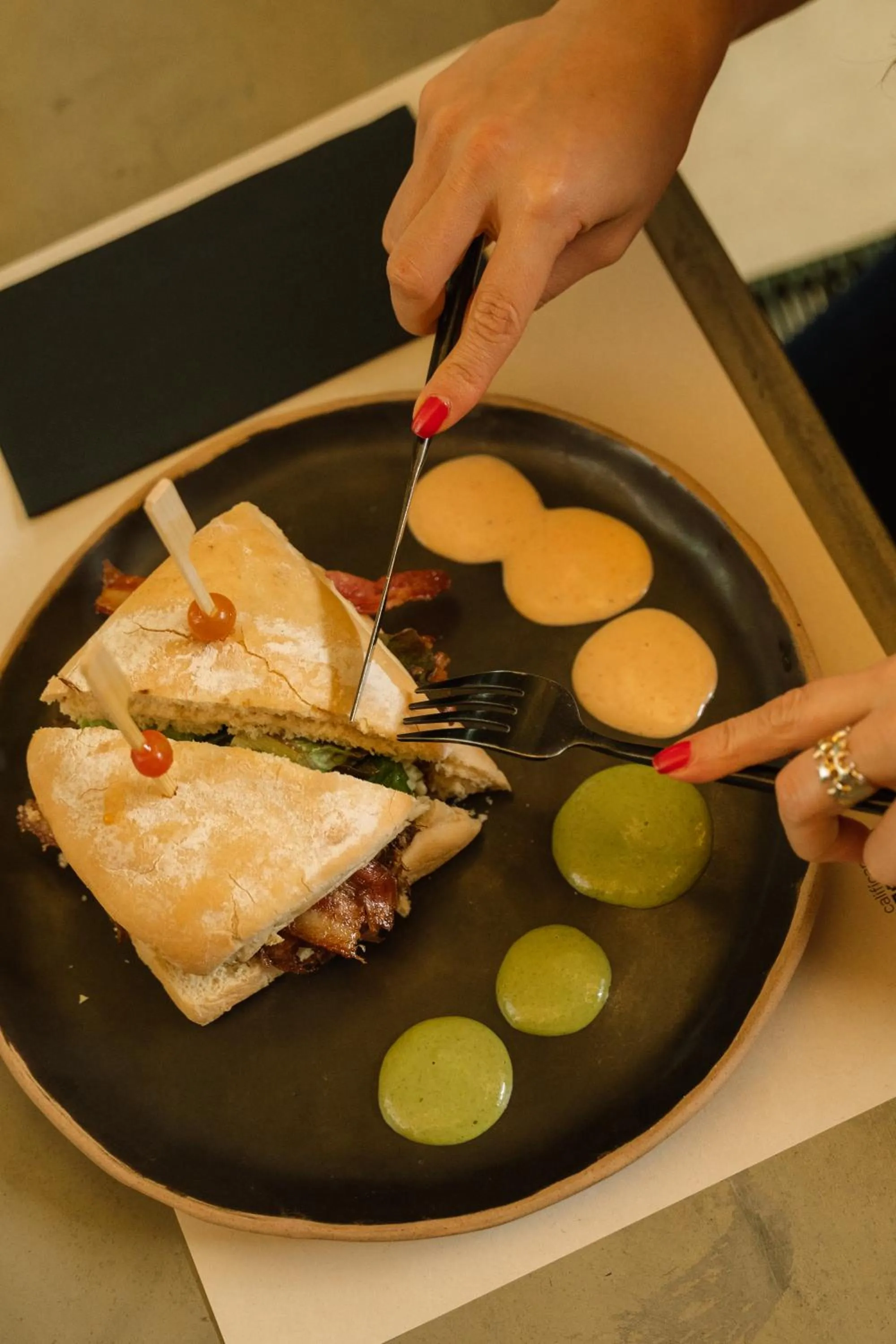 Restaurant/places to eat in Sui Boutique Hotel