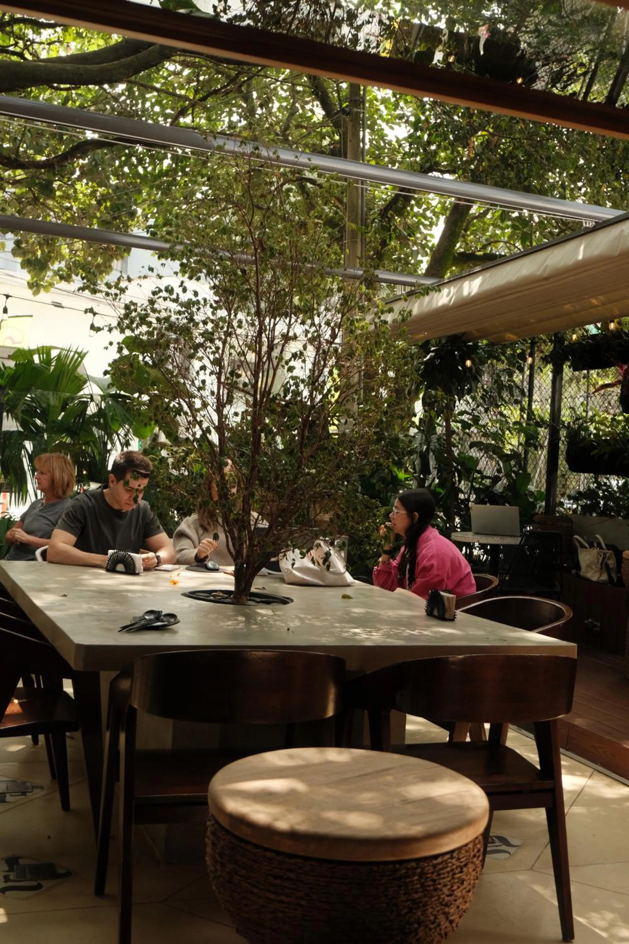 Restaurant/places to eat in Sui Boutique Hotel