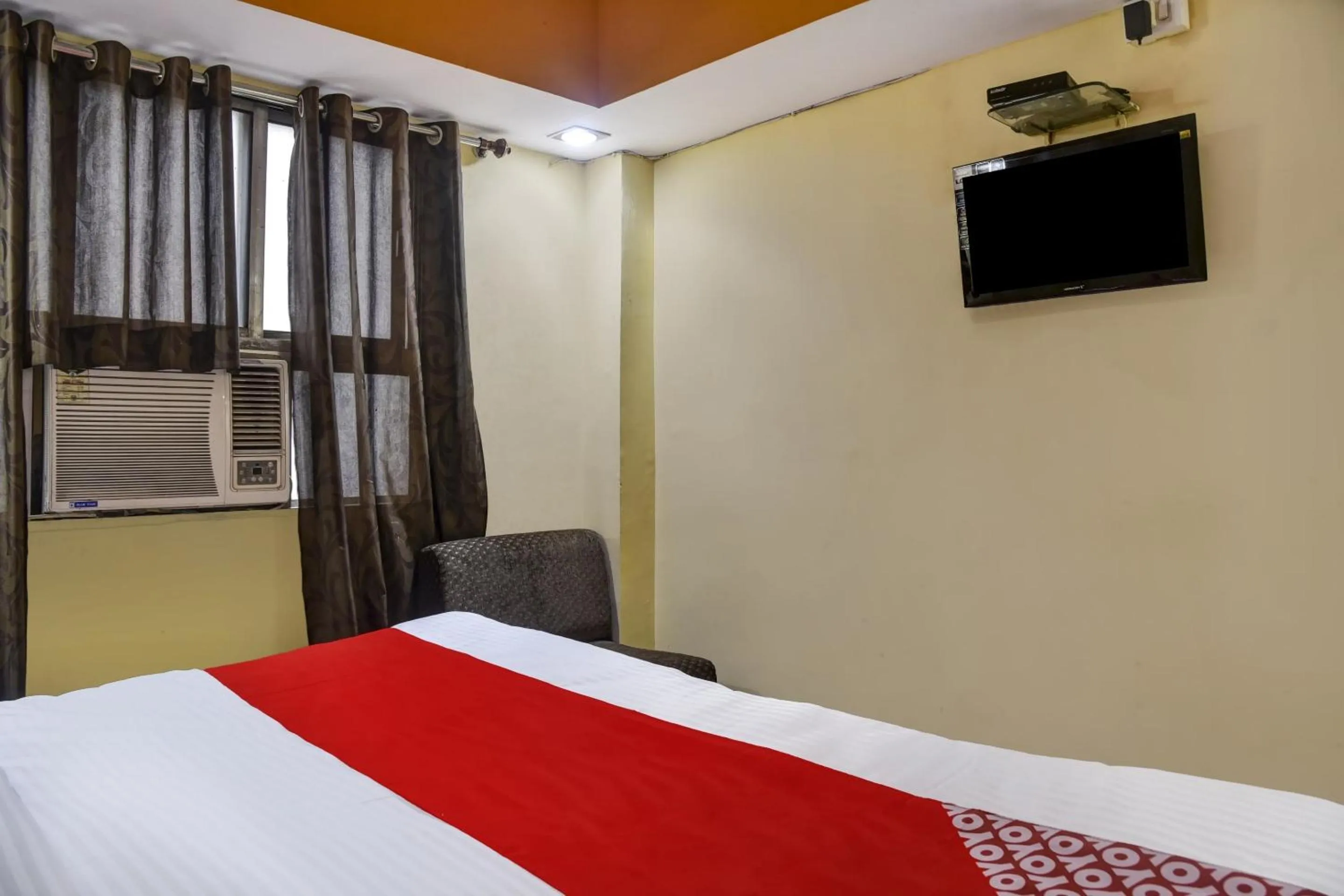 Bedroom, Bed in Hotel O Vishwa