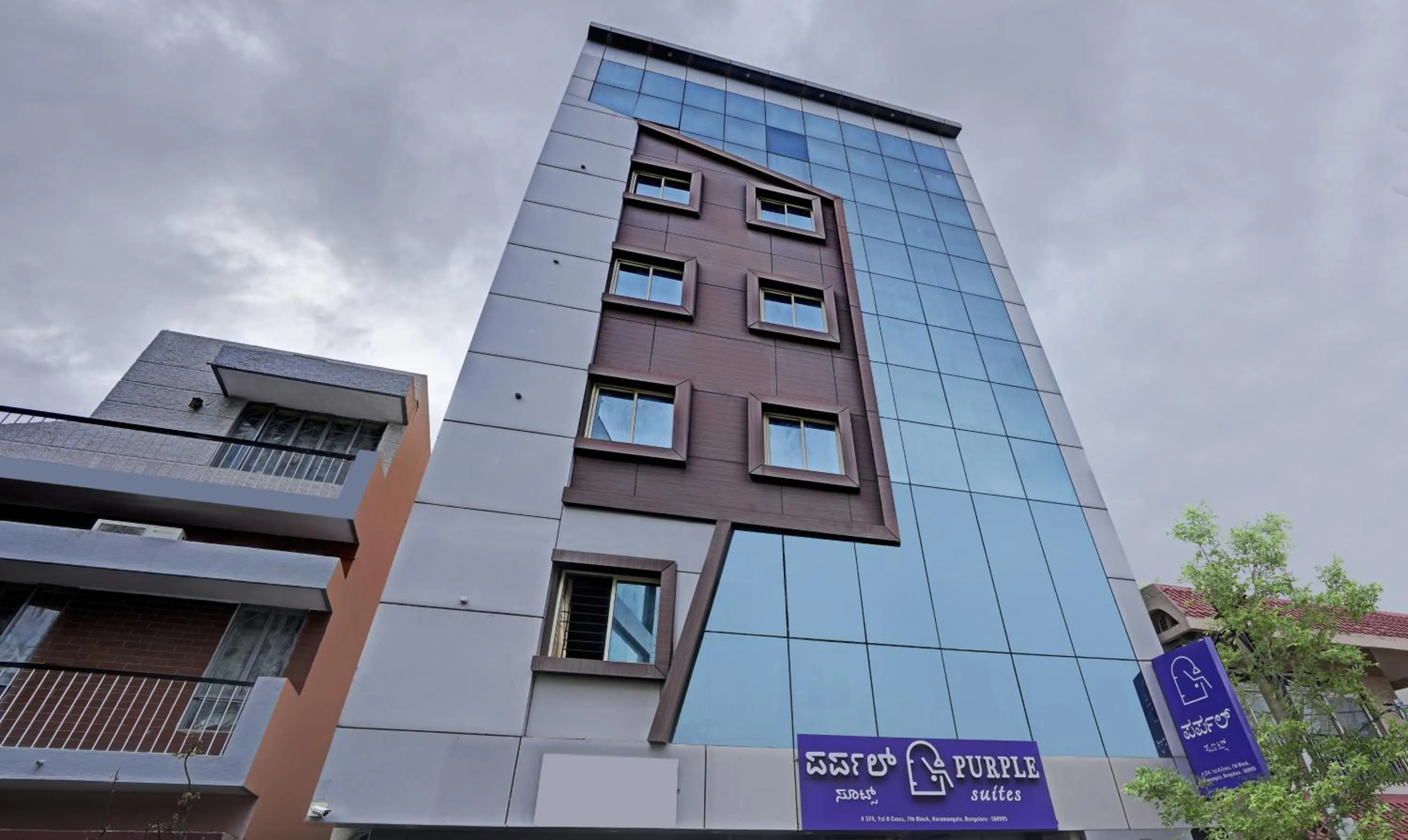 Property building in Itsy Hotels Purple Suites