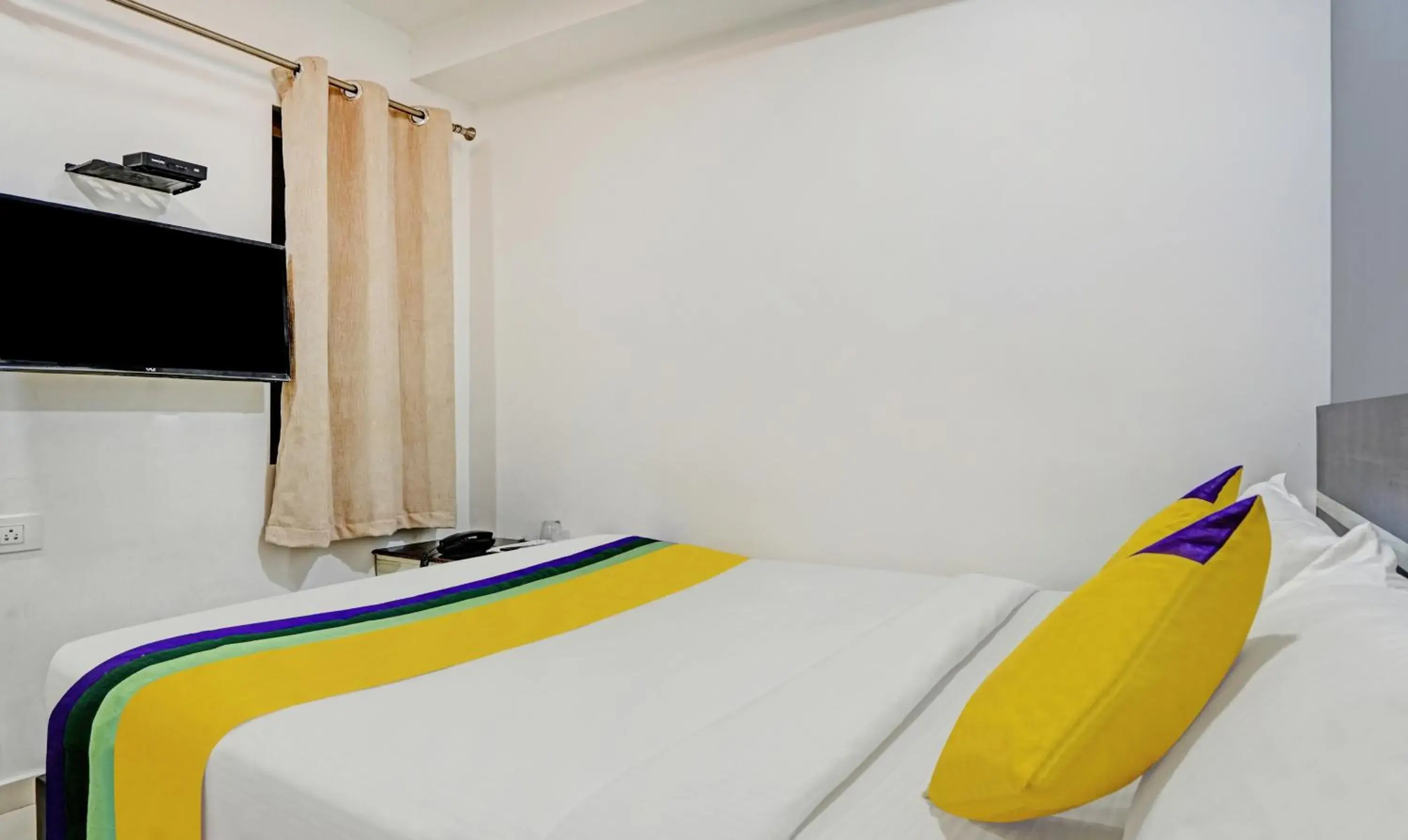 Bedroom, Bed in Itsy Hotels Purple Suites Bedroom, Bed in Itsy Hotels Purple Suites