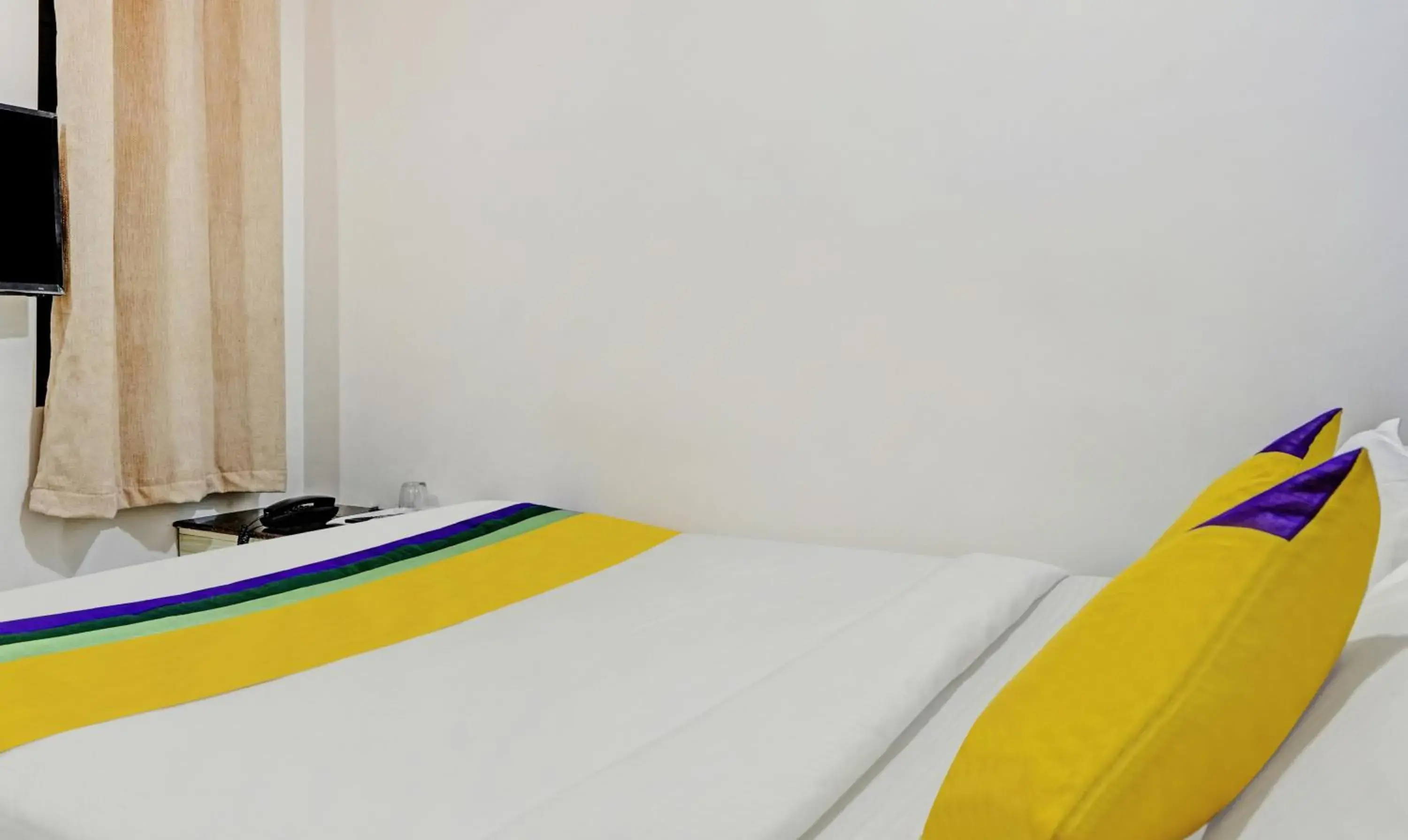 Bedroom, Bed in Itsy Hotels Purple Suites Bedroom, Bed in Itsy Hotels Purple Suites