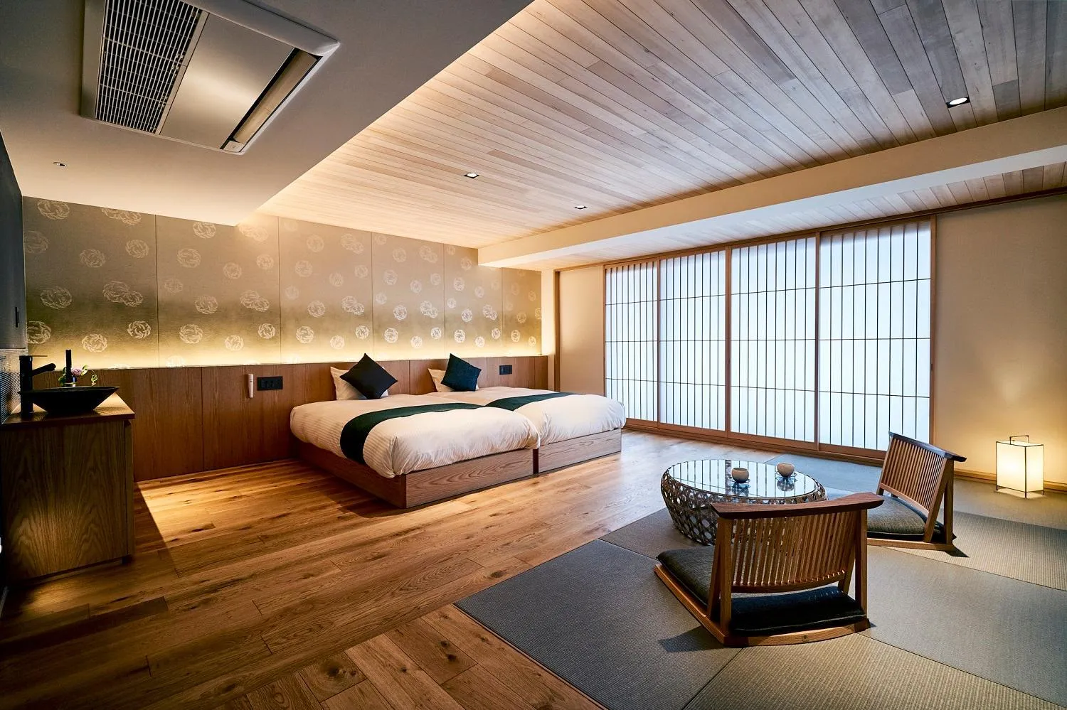 Photo of the whole room, Bed in Kikokutei Bekkan