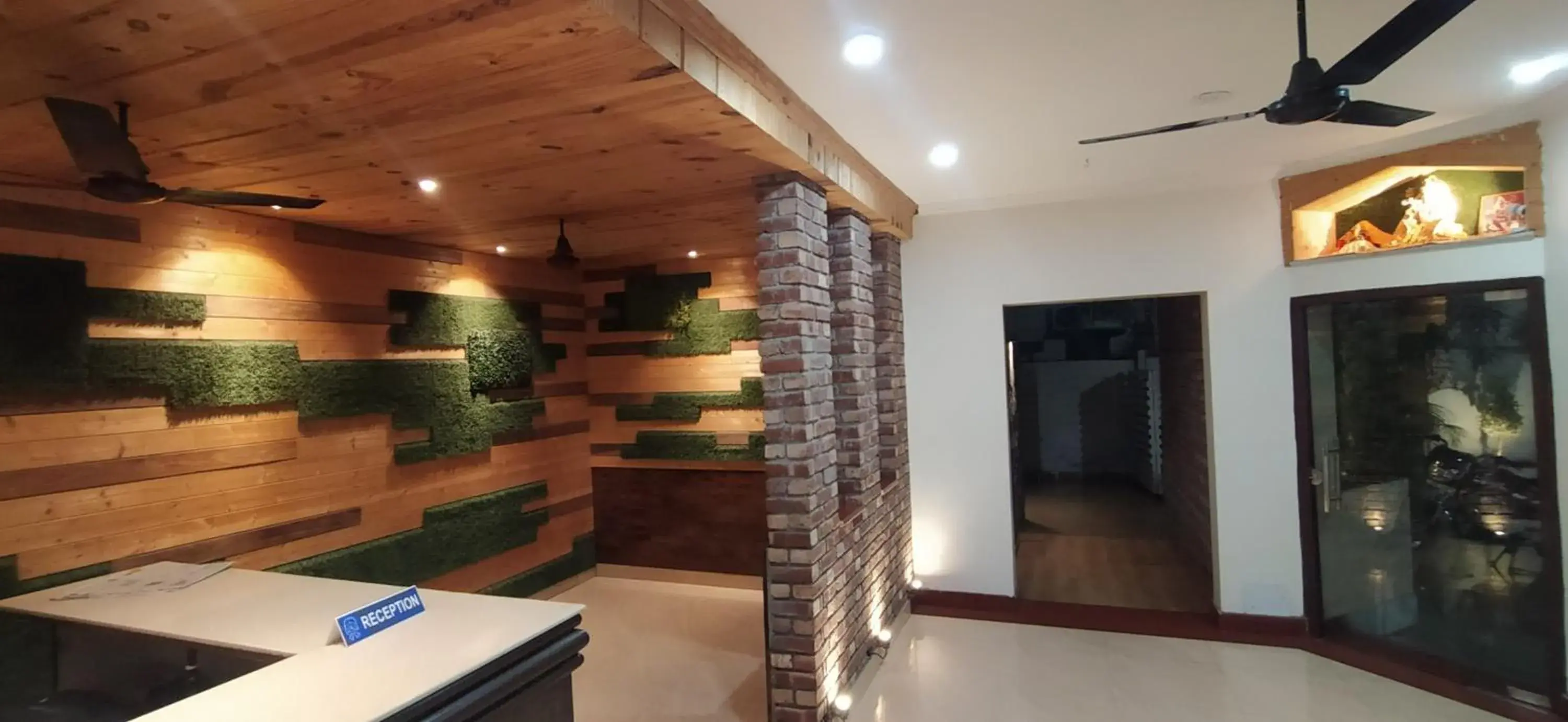 Lobby or reception in Hotel Samrat Lobby or reception in Hotel Samrat