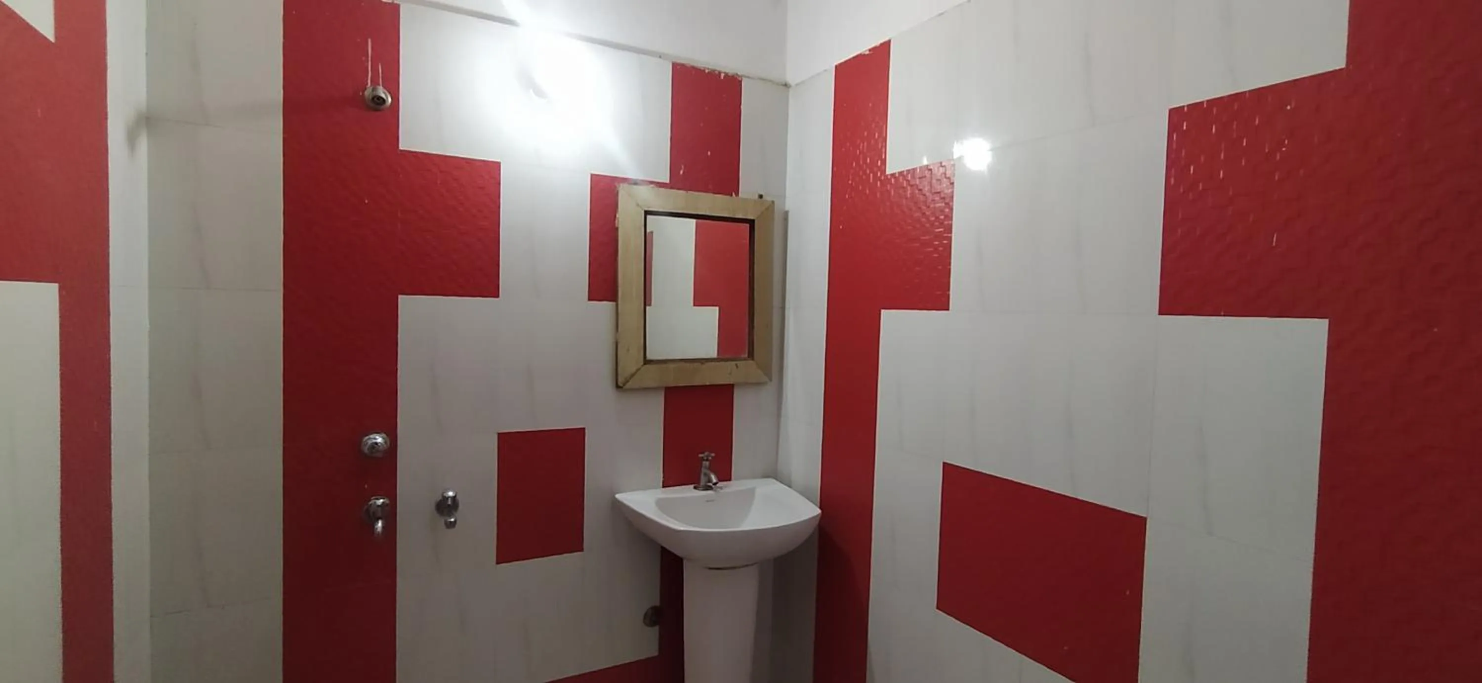 Bathroom in Hotel Samrat