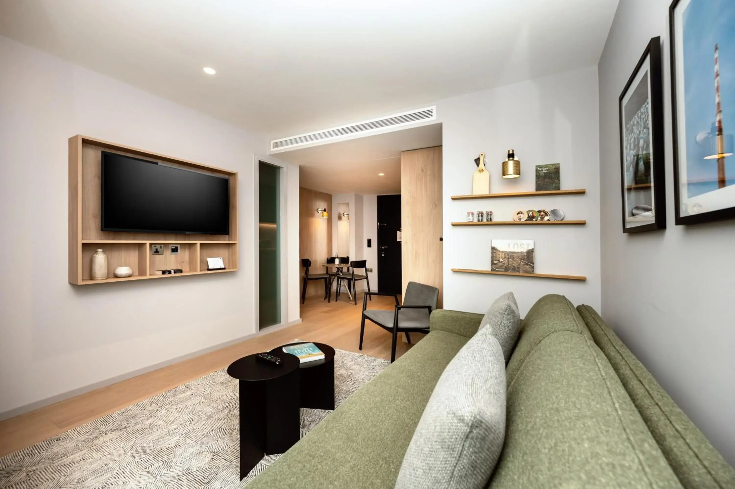 Living room in Wilde Aparthotels London Aldgate Tower Bridge Living room in Wilde Aparthotels London Aldgate Tower Bridge