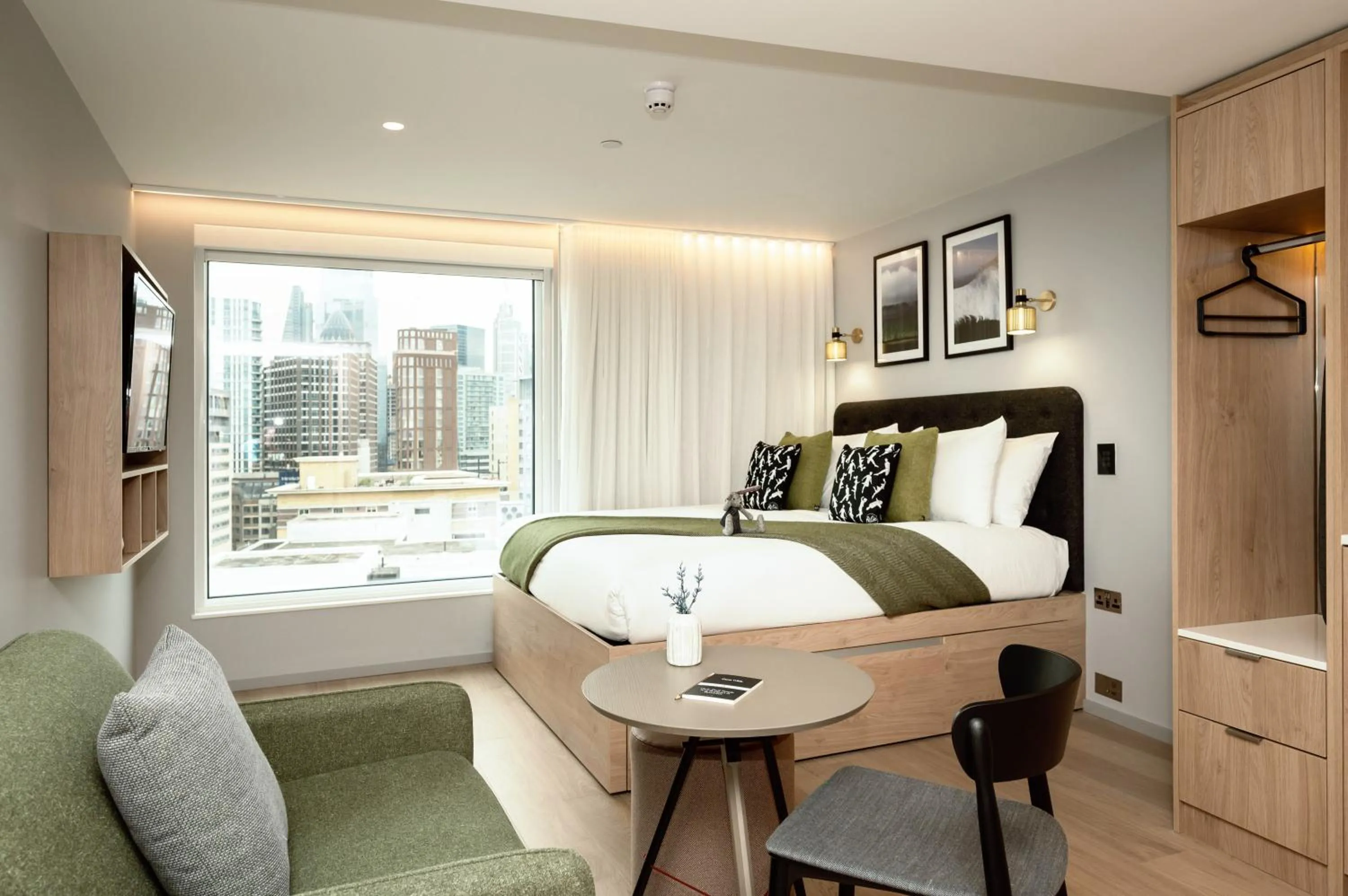 Photo of the whole room, Bed in Wilde Aparthotels London Aldgate Tower Bridge