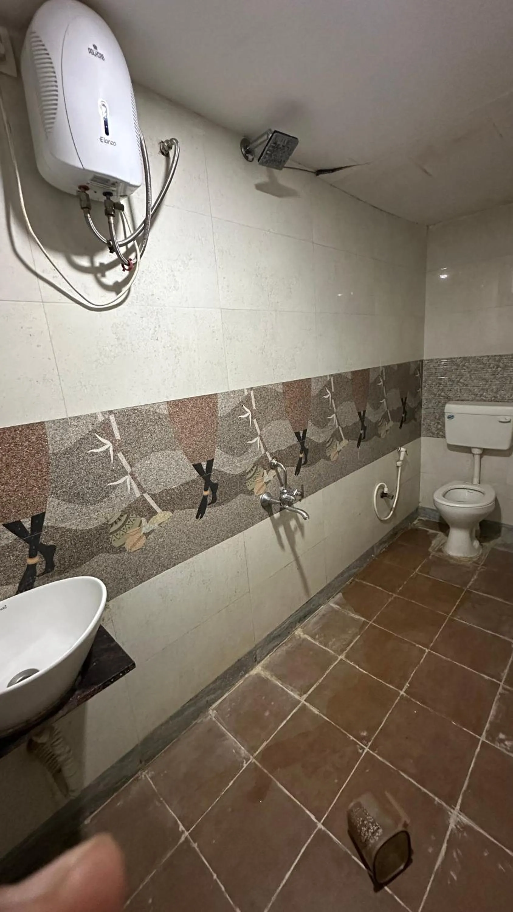 Shower in Hotel New Shiv Kunj