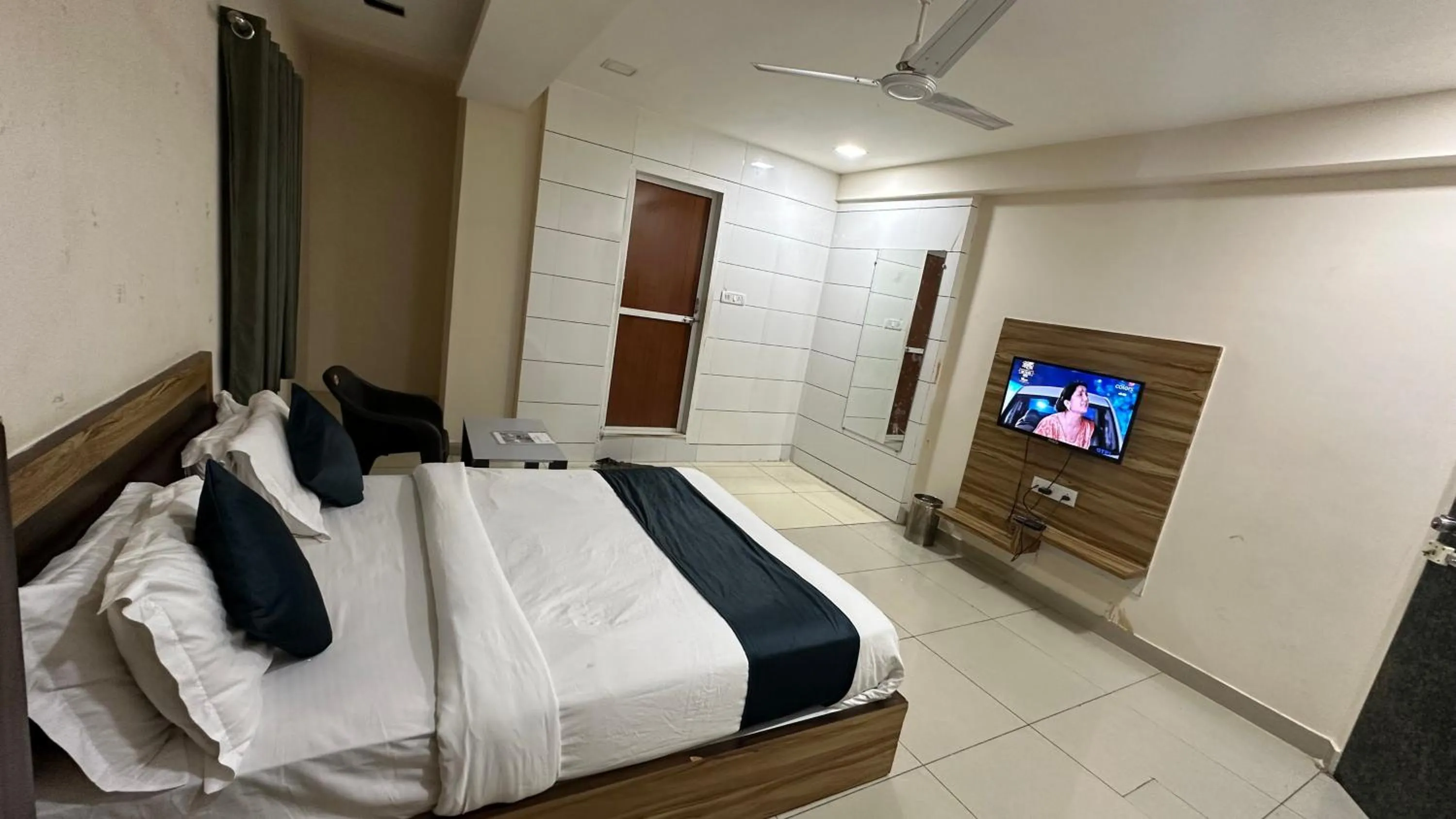Bedroom, Bed in Hotel New Shiv Kunj