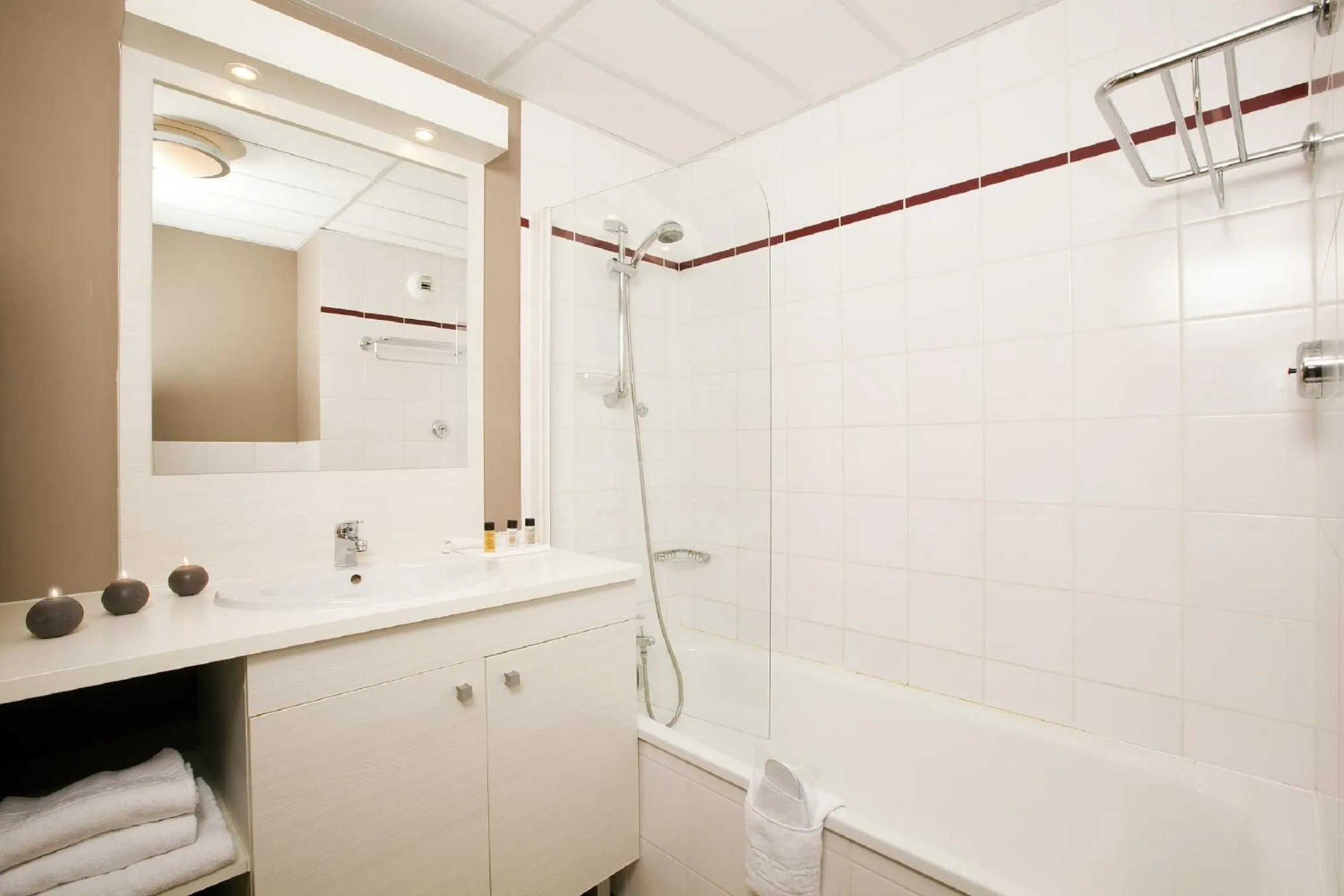 Shower in Residhome Toulouse Occitania