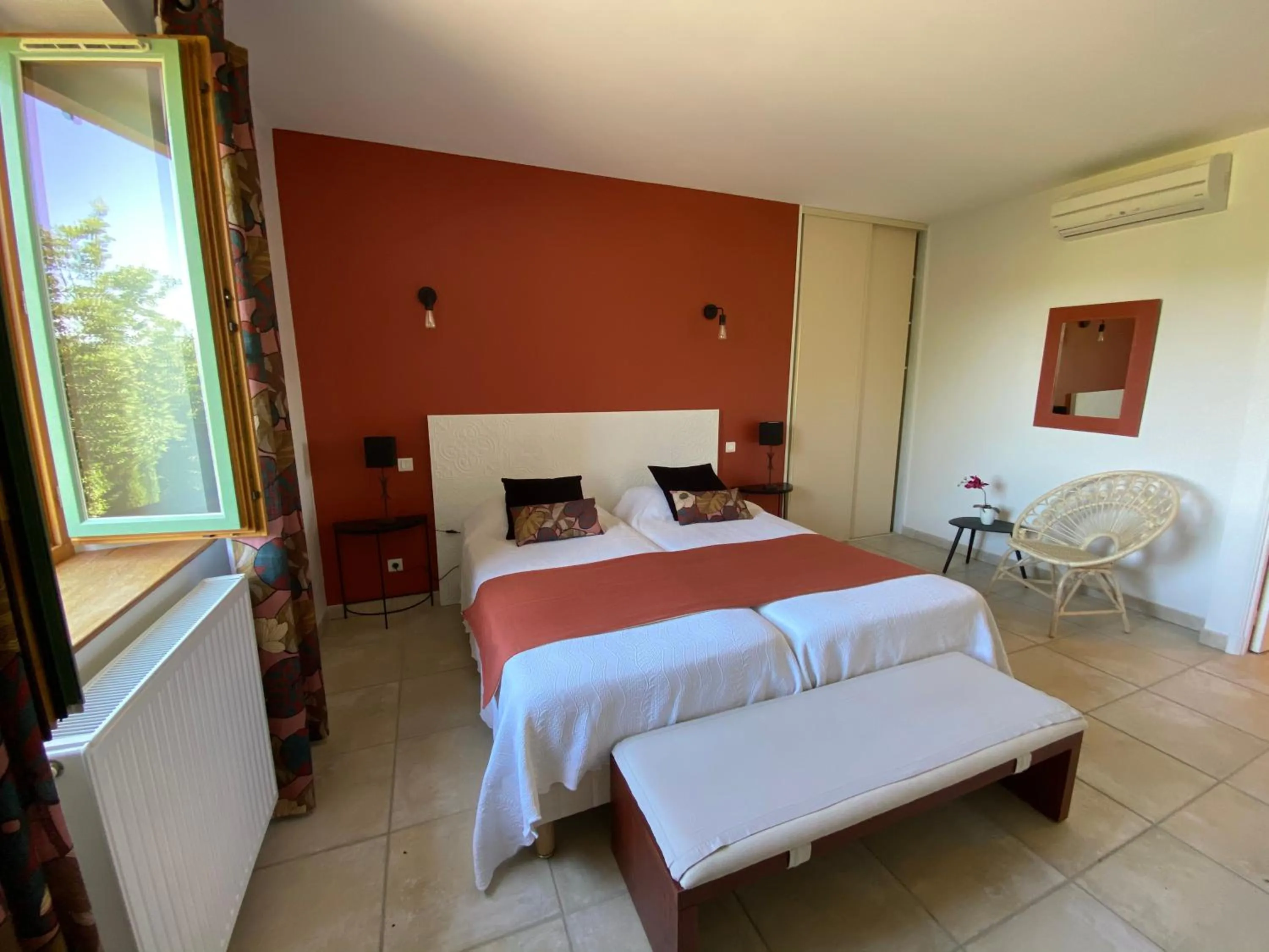 Bed in Hôtel Bon Encontre