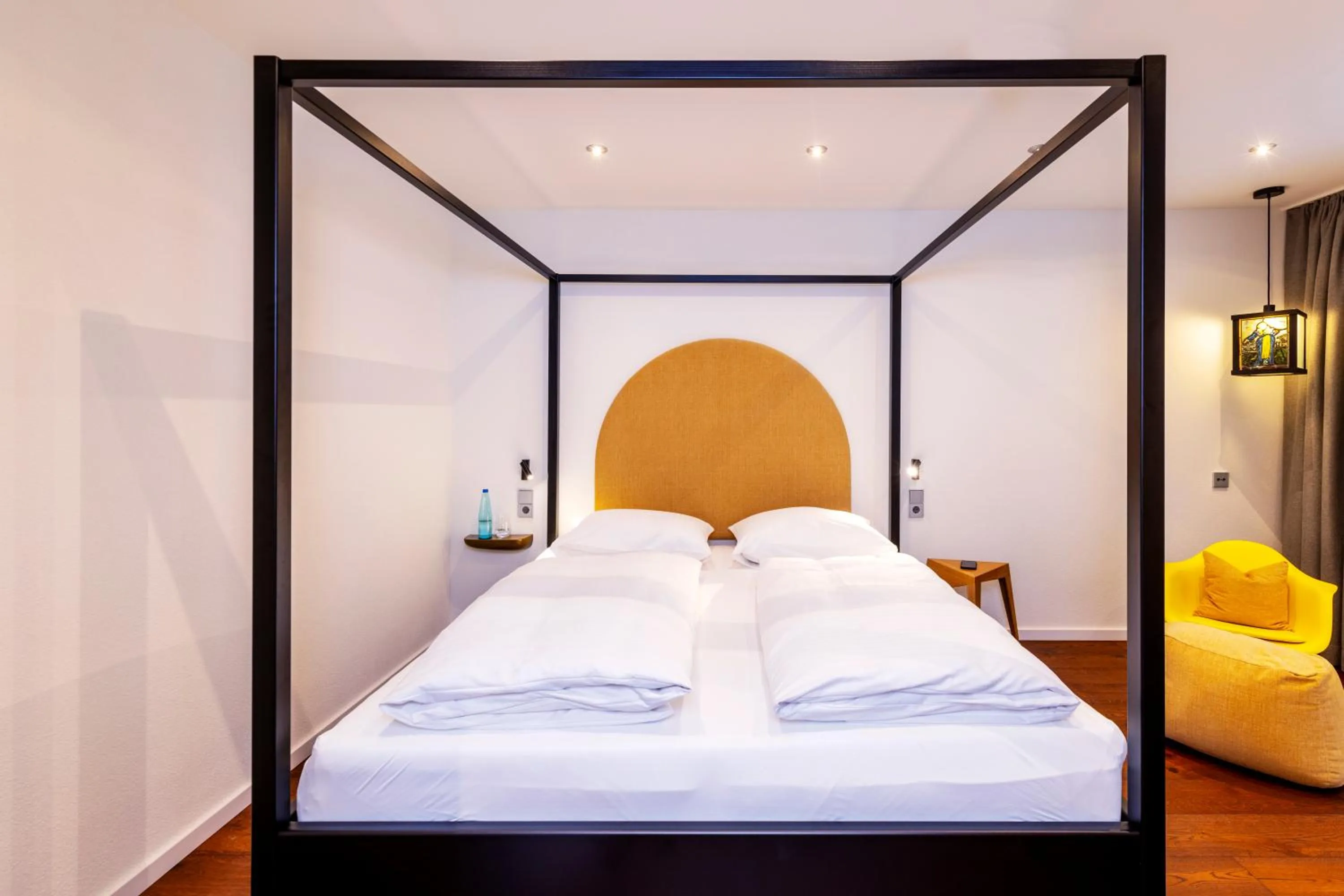 Photo of the whole room, Bed in schlossmühle - lean luxury boutique hotel