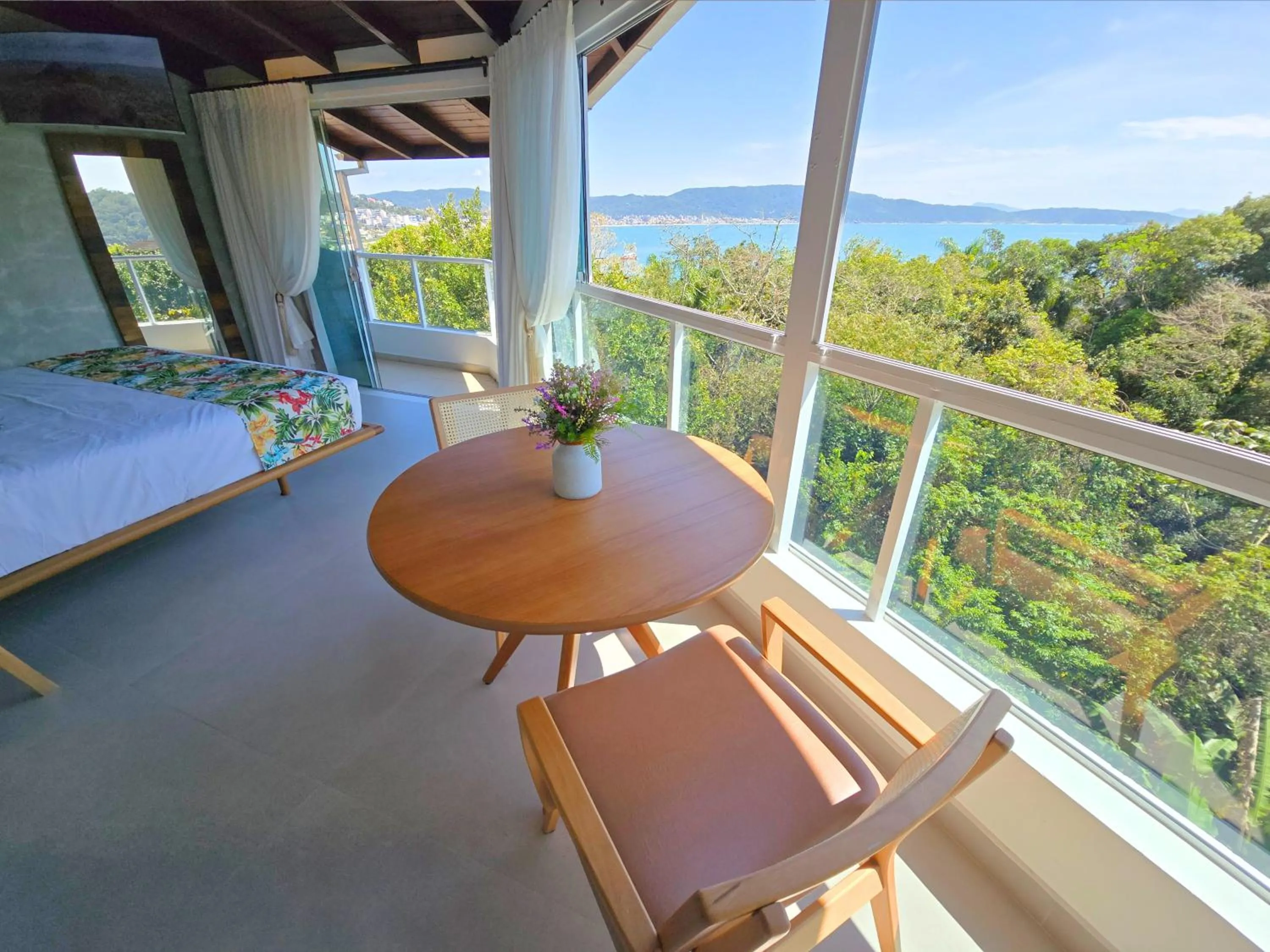 Day in Refúgio da Lagoinha - Centro de Bombinhas