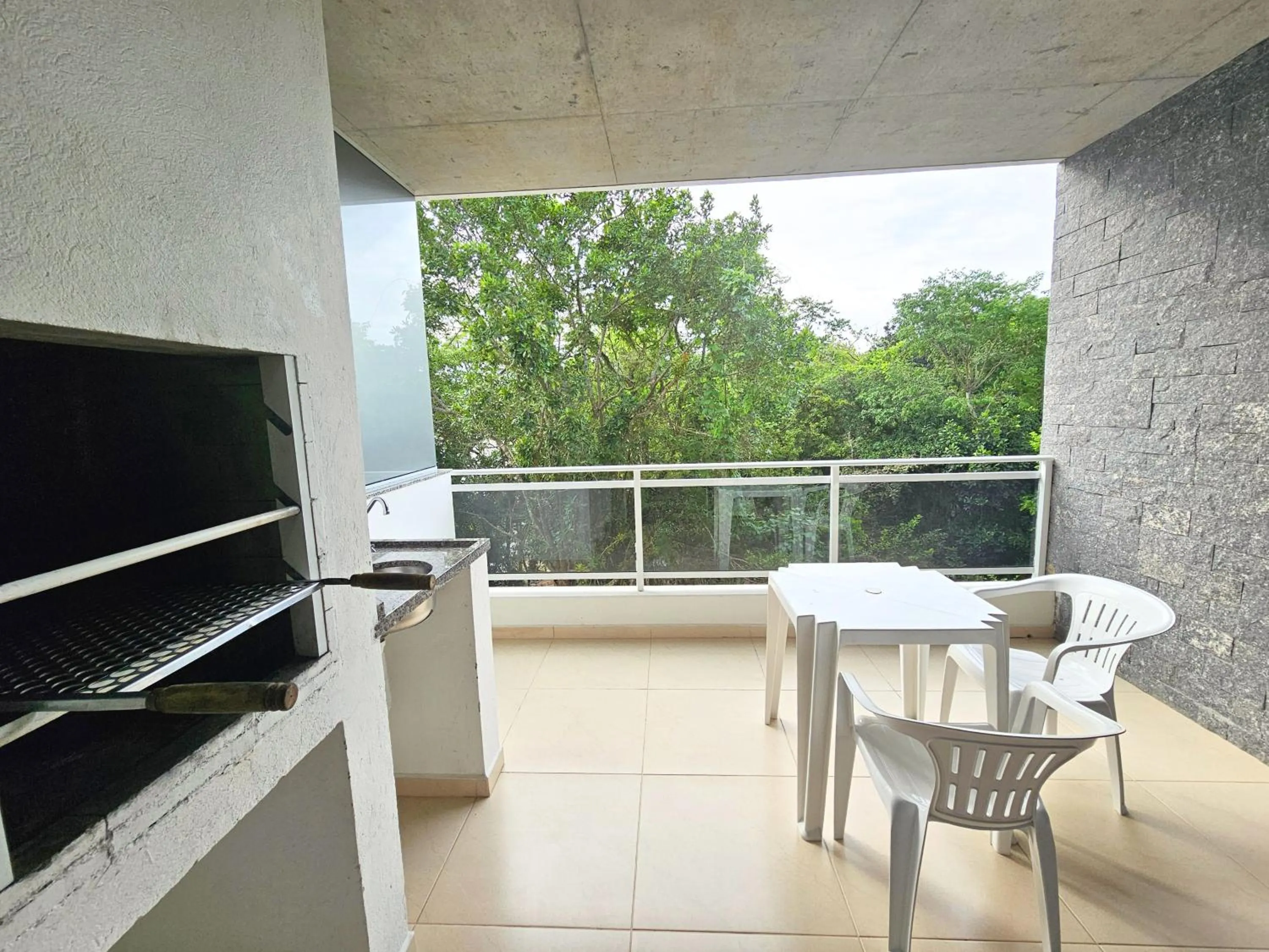 BBQ facilities in Refúgio da Lagoinha - Centro de Bombinhas