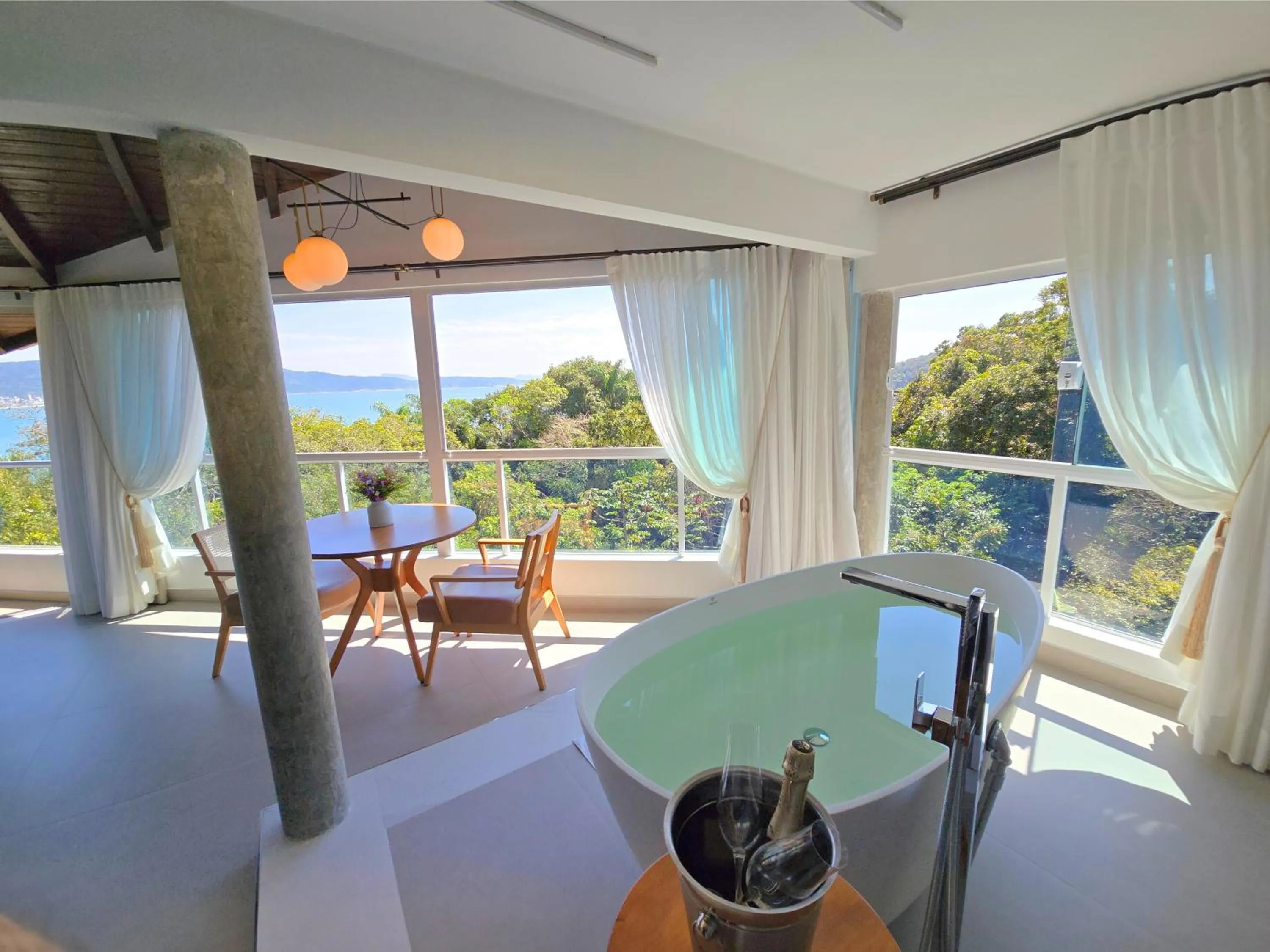 Natural landscape in Refúgio da Lagoinha - Centro de Bombinhas