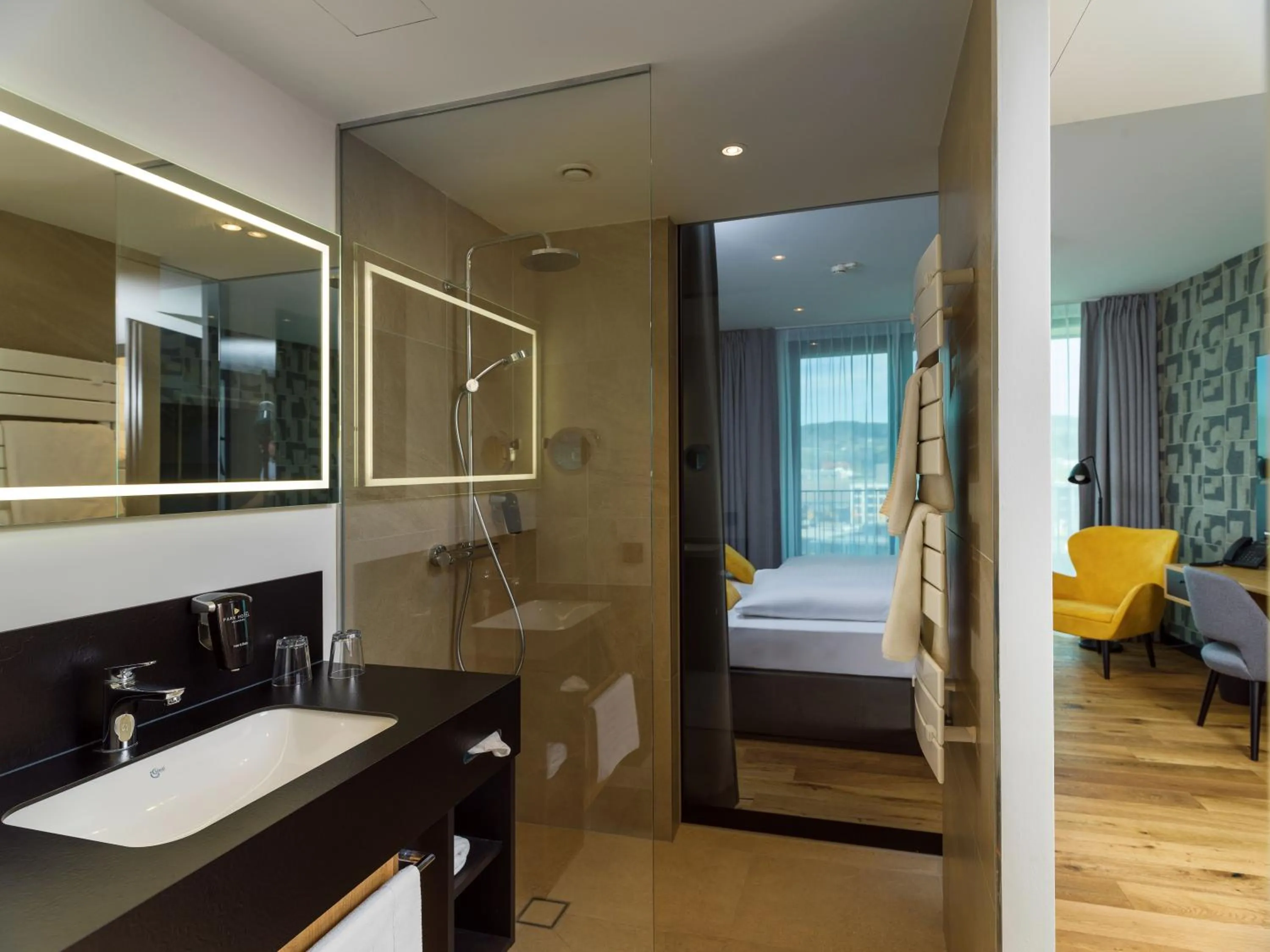 Bathroom, Bed in Best Western Parkhotel Hagenberg