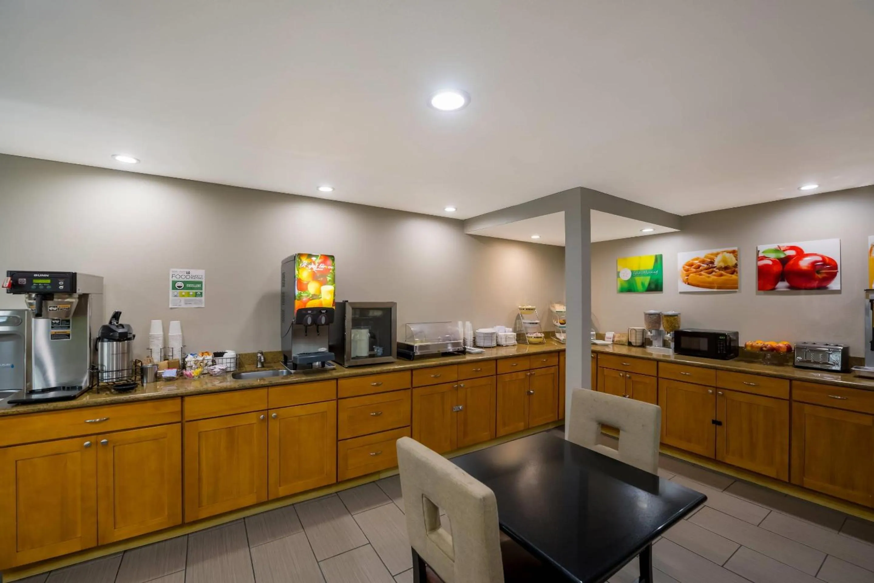 Breakfast in Quality Inn SeaTac Airport-Seattle