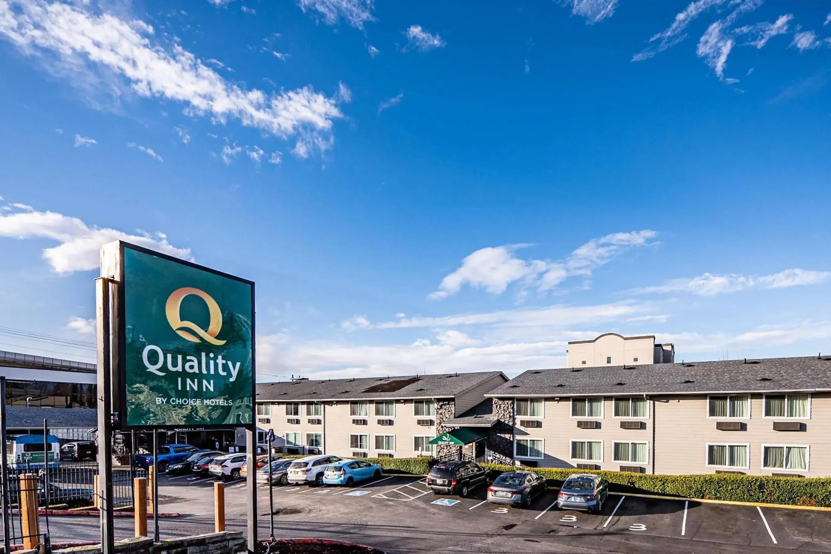 Property building in Quality Inn SeaTac Airport-Seattle Property building in Quality Inn SeaTac Airport-Seattle