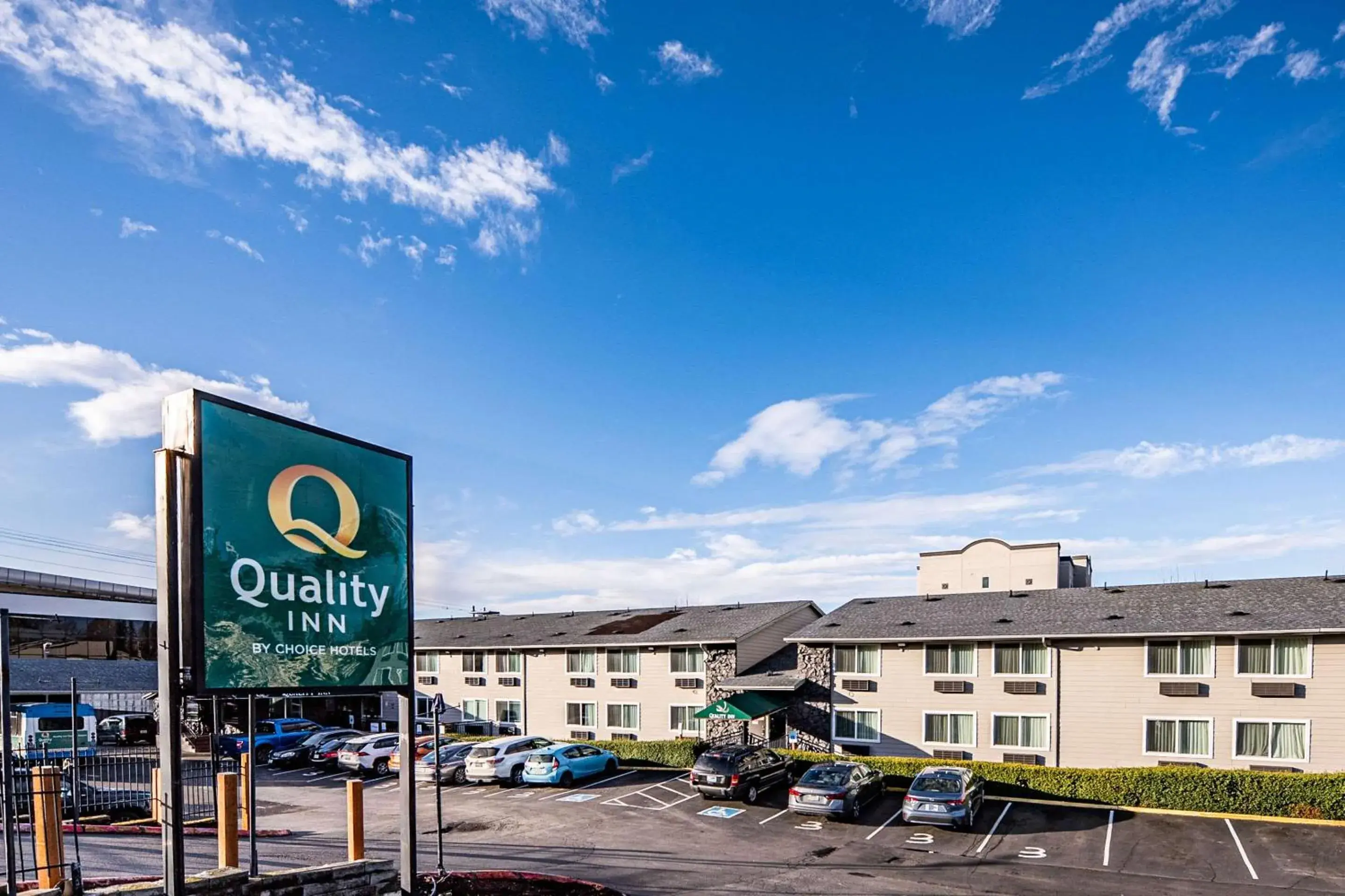 Property building in Quality Inn SeaTac Airport-Seattle Property building in Quality Inn SeaTac Airport-Seattle