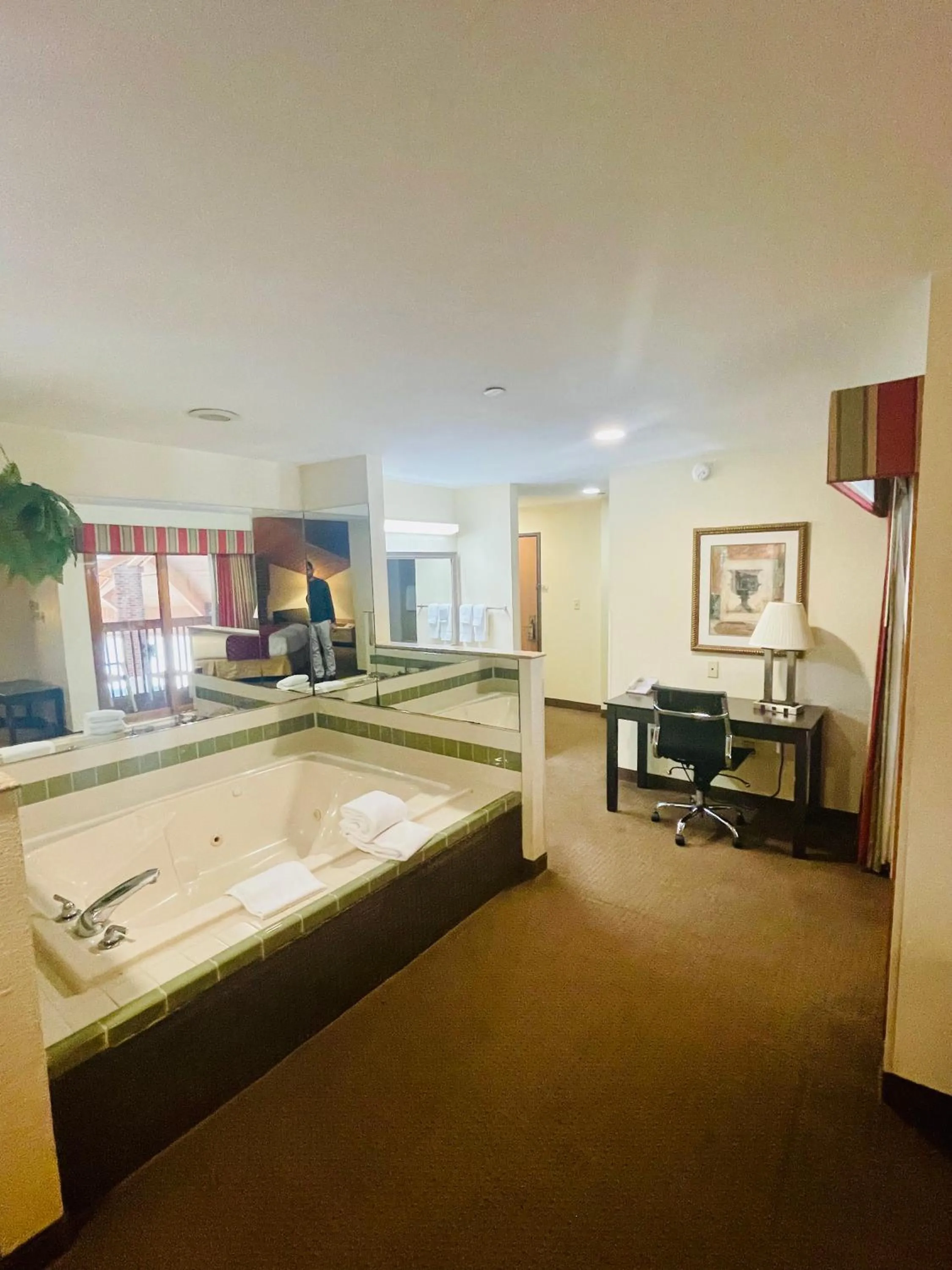 Hot Tub in Baymont by Wyndham Indianapolis