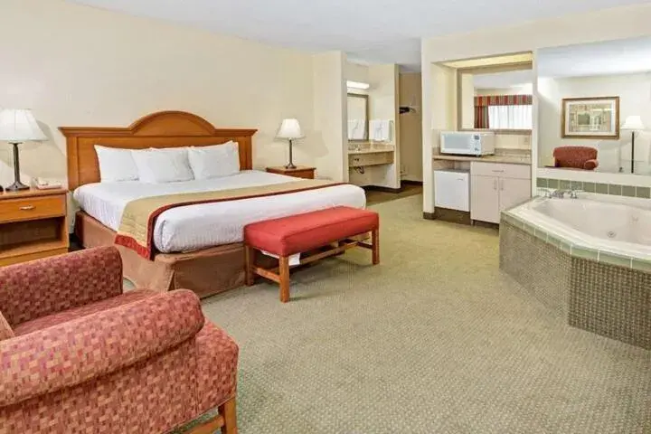 Bed in Baymont by Wyndham Indianapolis Bed in Baymont by Wyndham Indianapolis