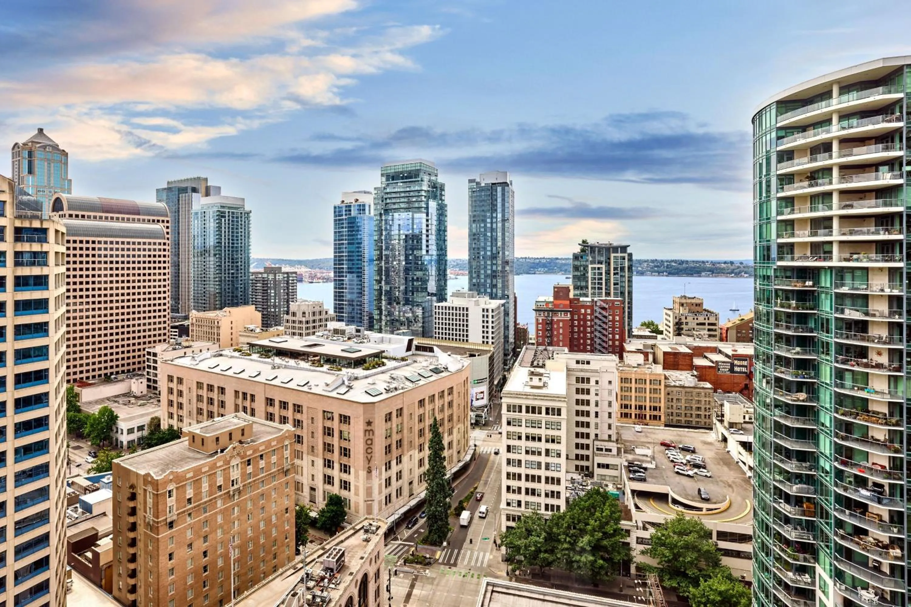 Photo of the whole room in The Westin Seattle