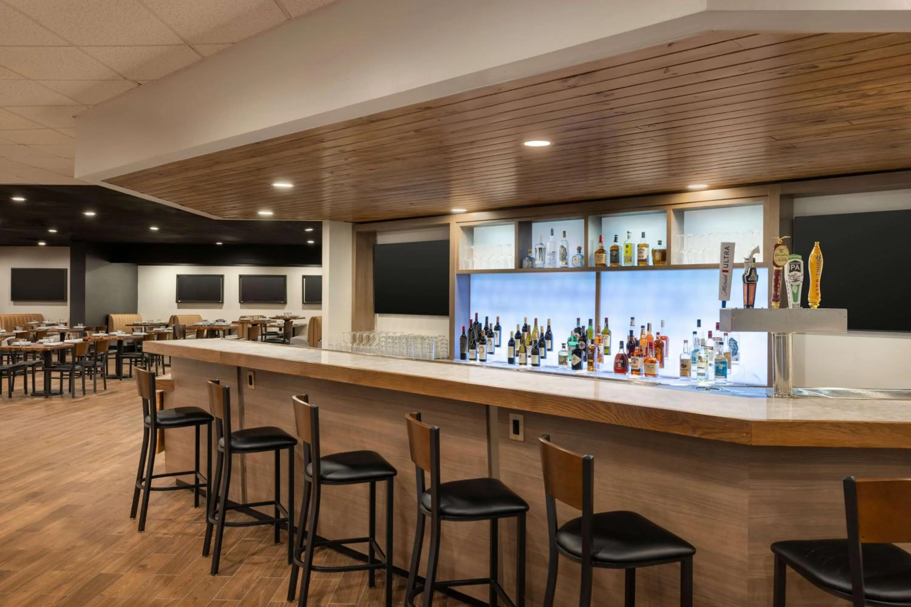 Restaurant/places to eat in Doubletree By Hilton Fort Worth South