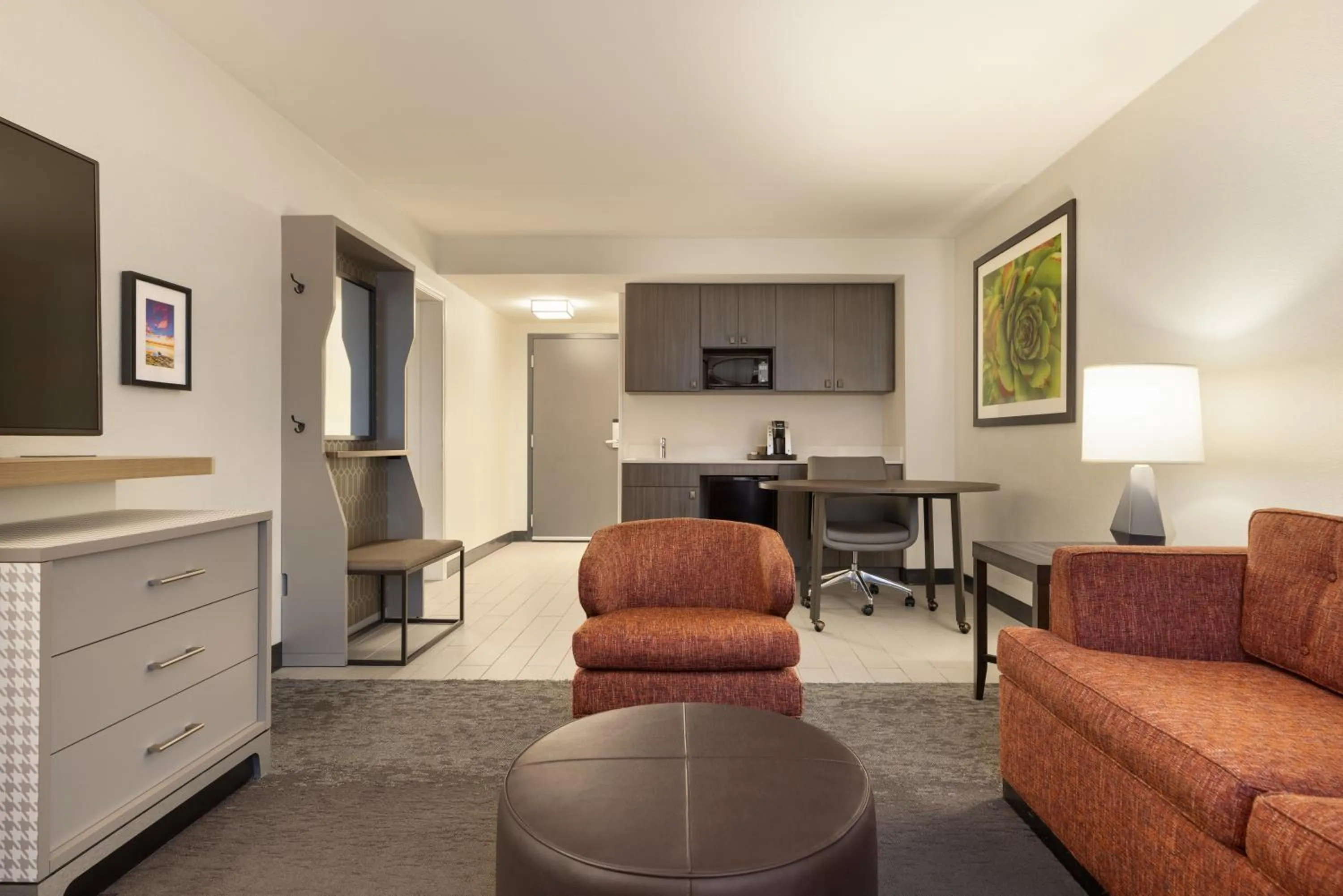 Living room in Doubletree By Hilton Fort Worth South