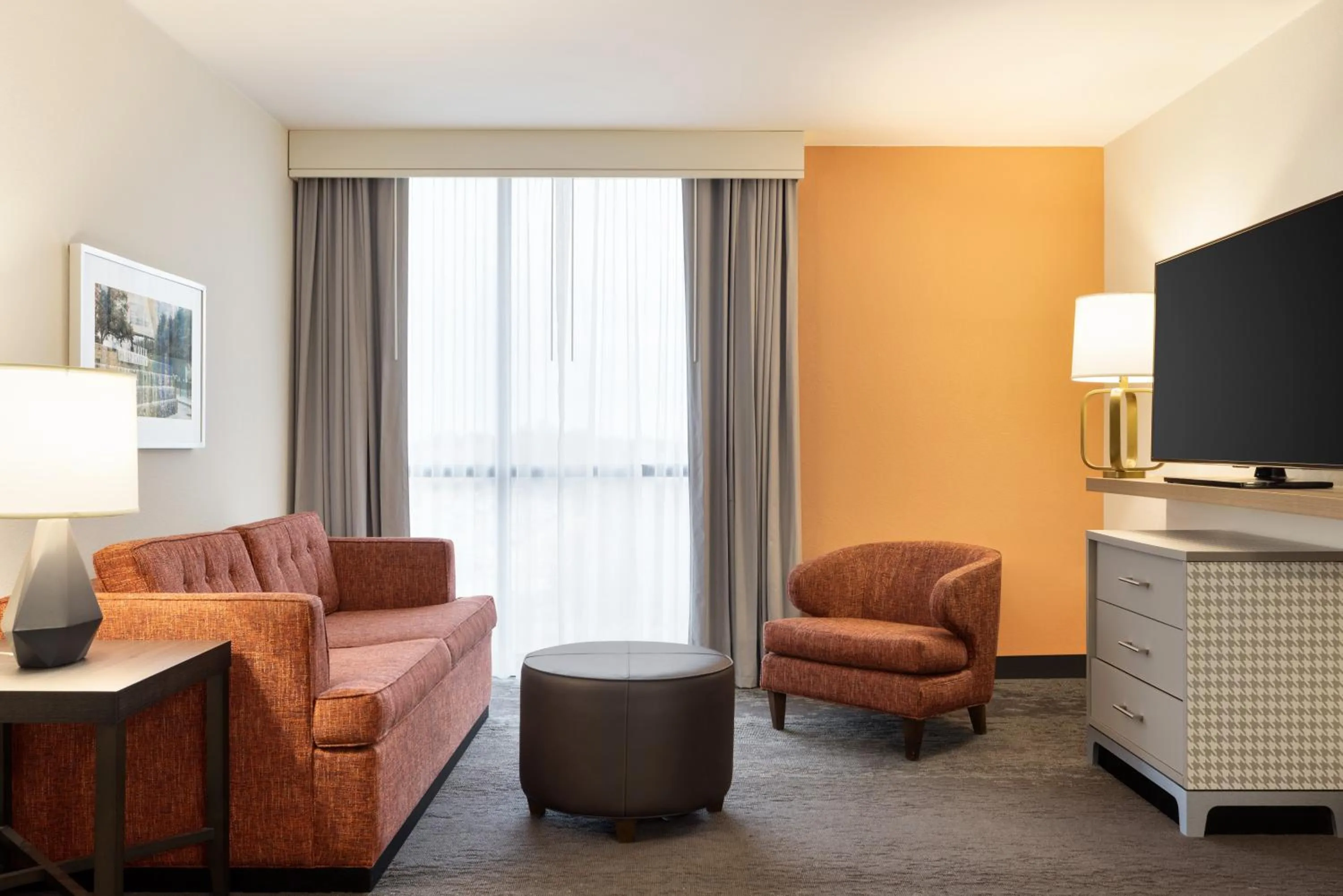 Living room in Doubletree By Hilton Fort Worth South