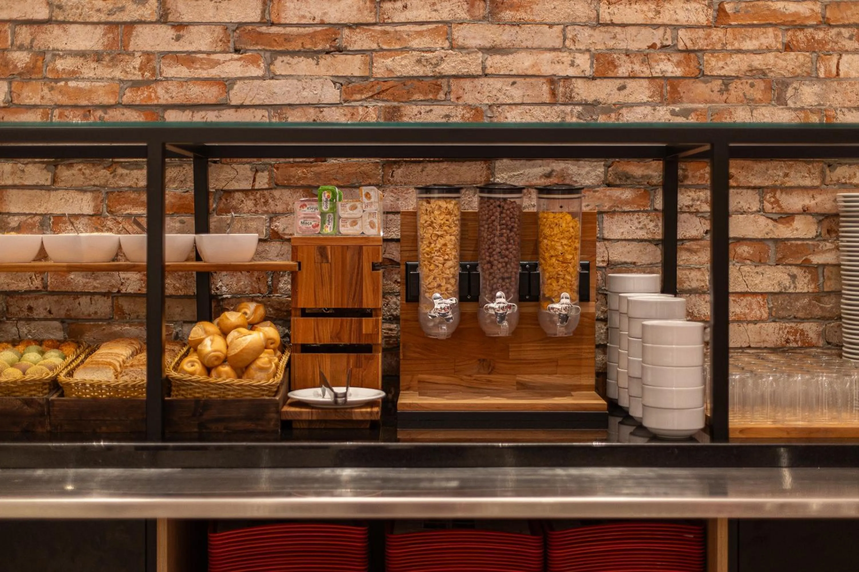 Buffet breakfast in Hotel Moov Porto Alegre