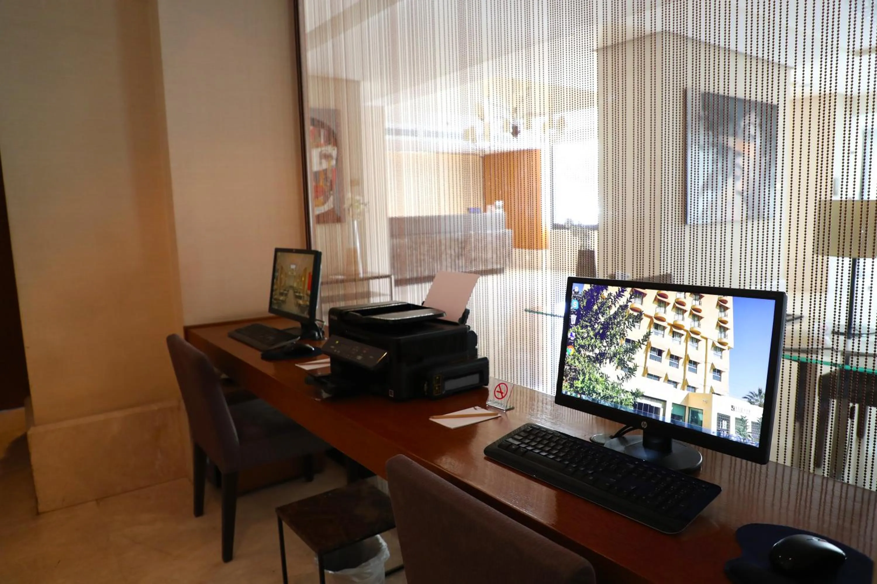 Business facilities in AlQasr Metropole Hotel