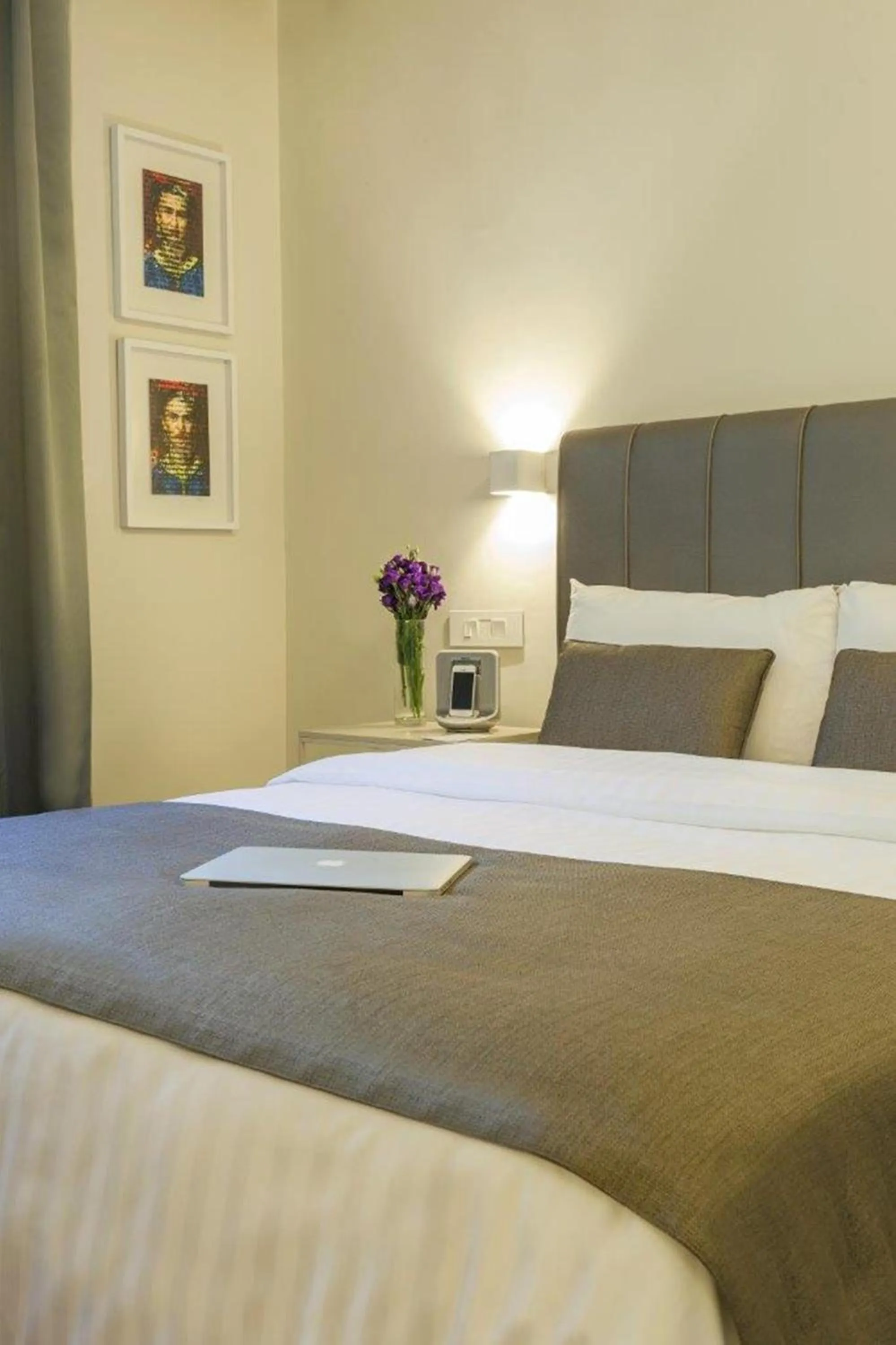 Photo of the whole room, Bed in AlQasr Metropole Hotel