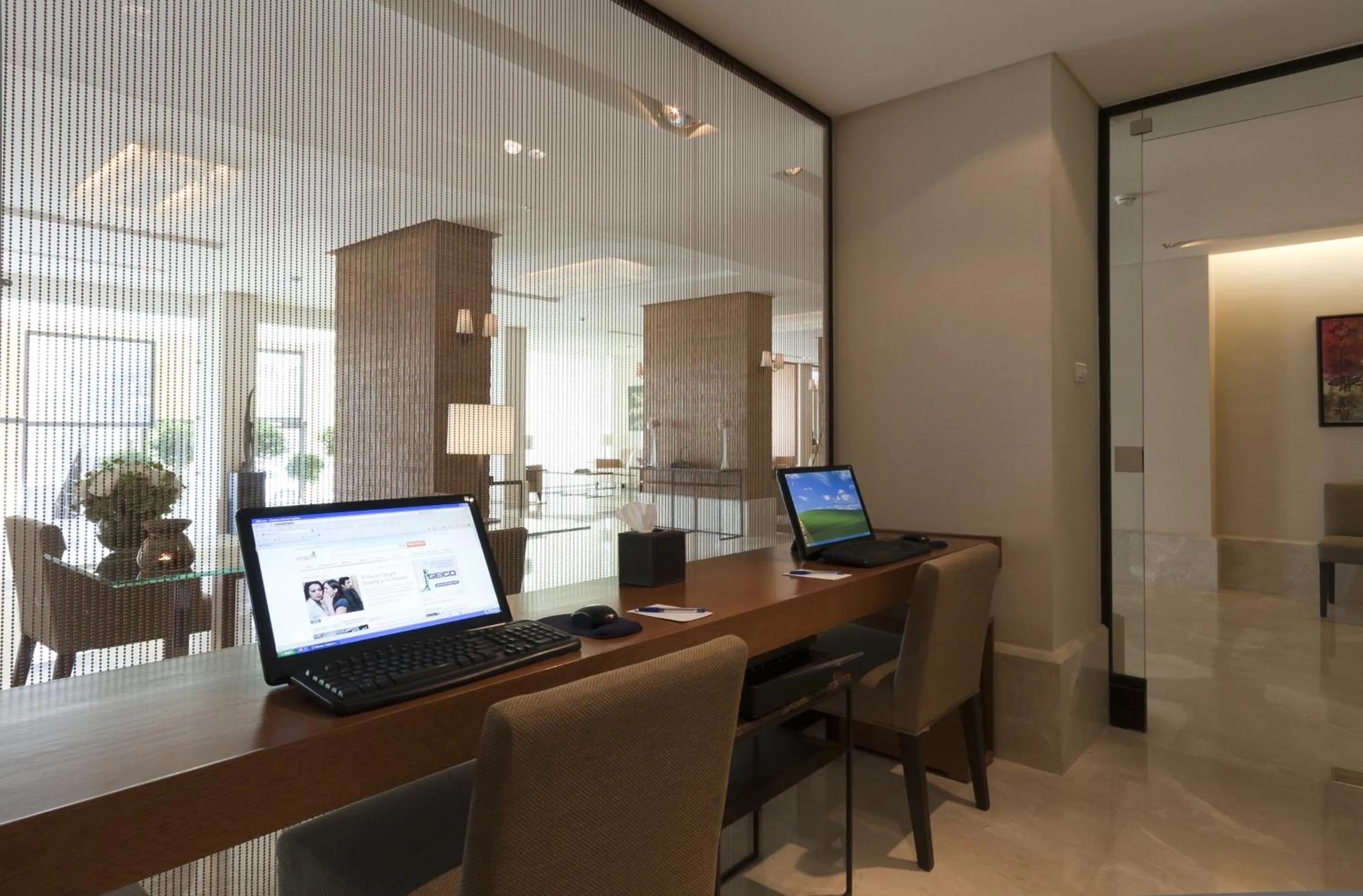 Business facilities in AlQasr Metropole Hotel