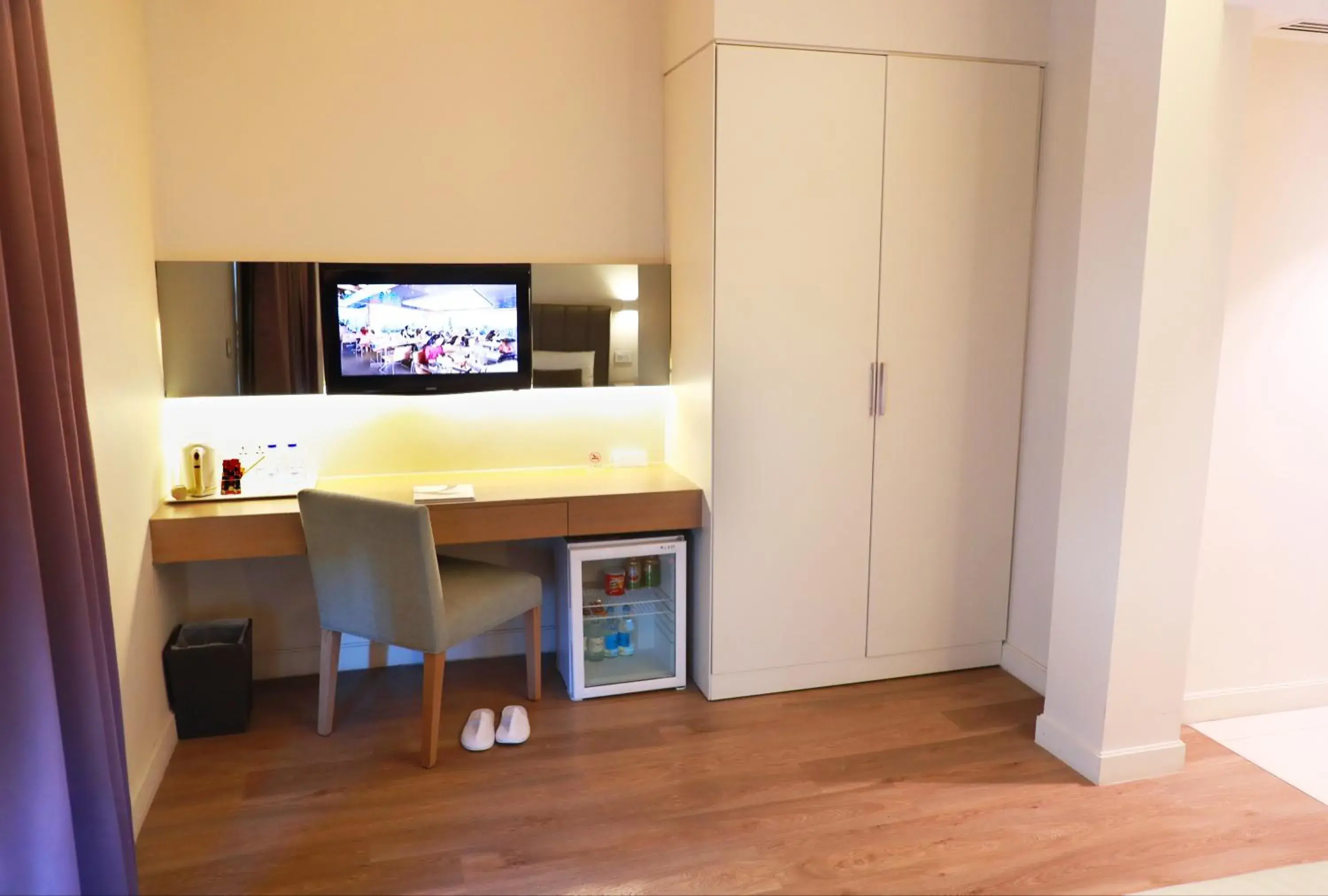 Large Double Room in AlQasr Metropole Hotel Large Double Room in AlQasr Metropole Hotel